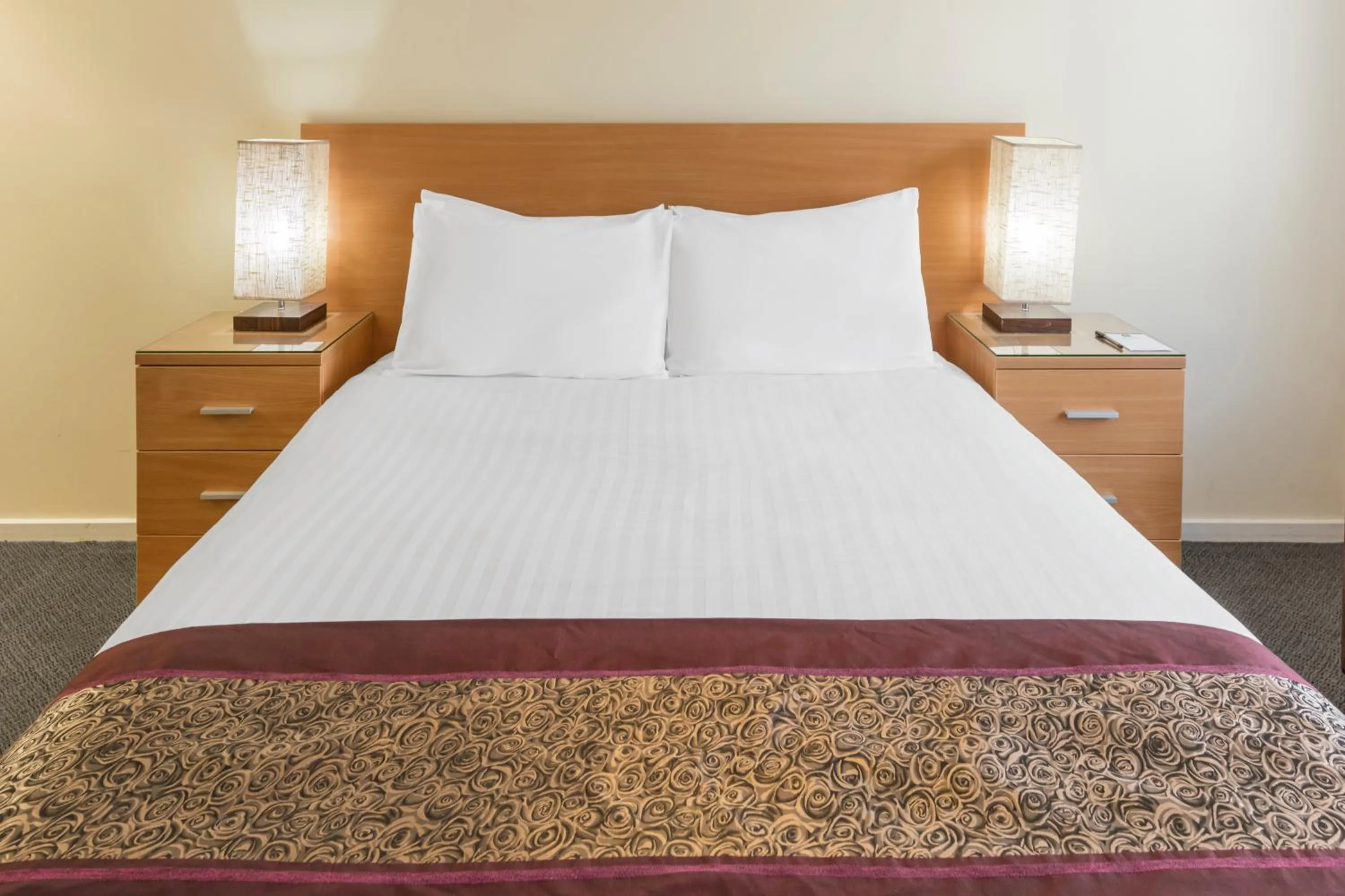 Bed in Best Western Governor Gipps Motor Inn