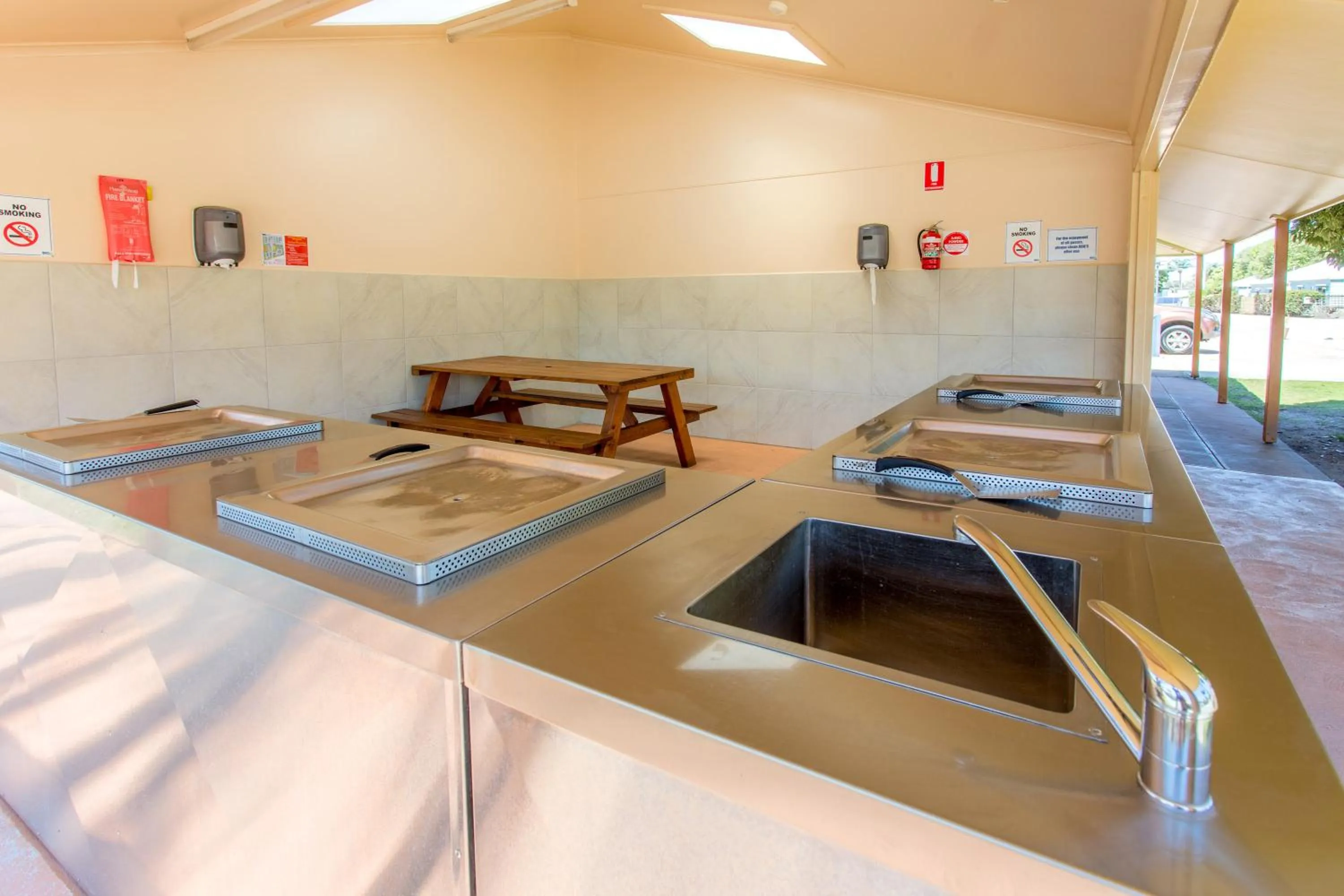 BBQ facilities in BIG4 Whiters Holiday Village