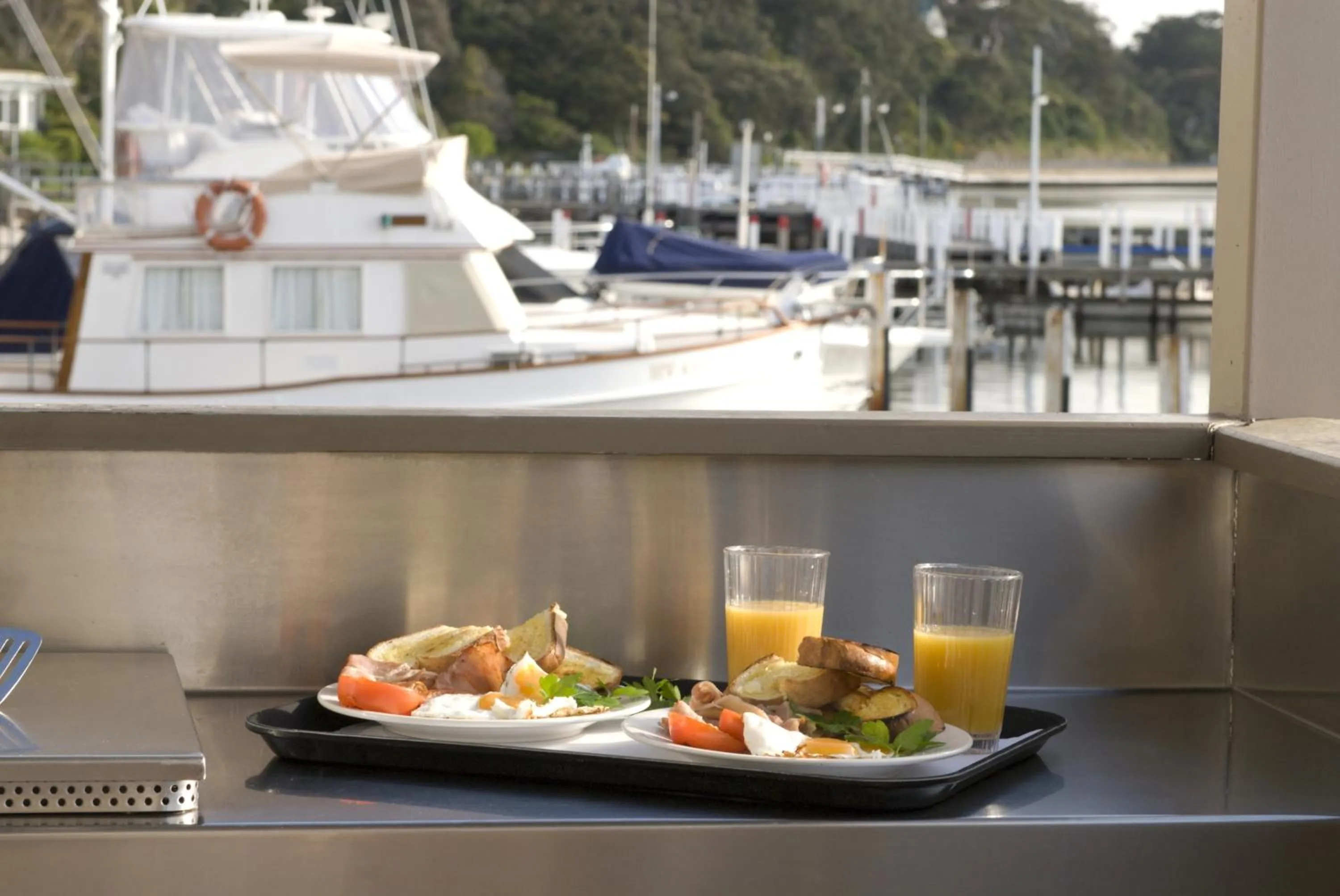 BBQ facilities in The Moorings at Metung