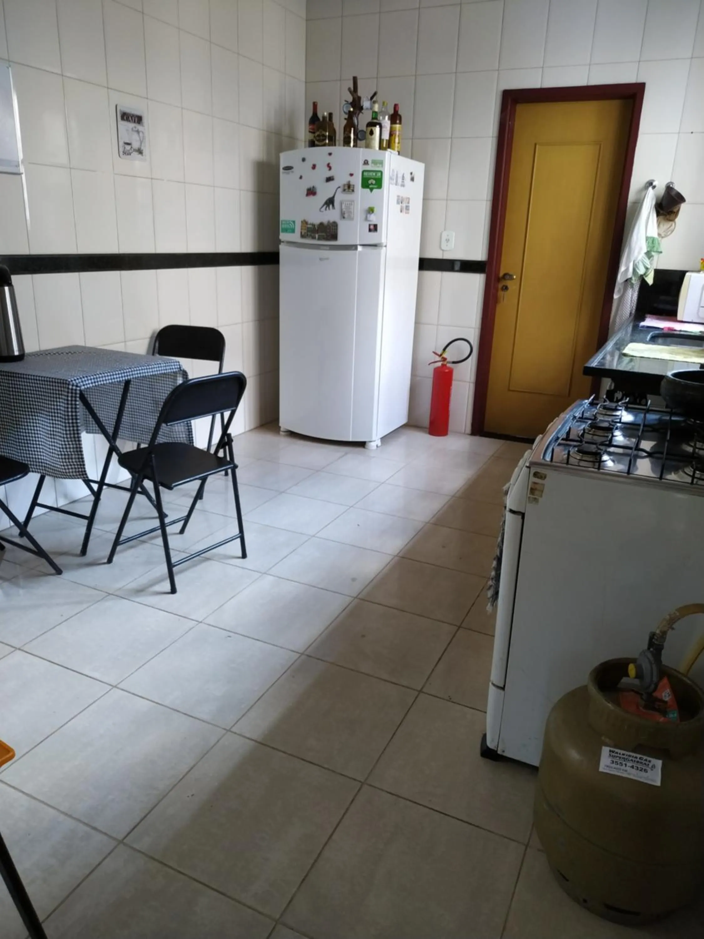 Communal kitchen in Trilhas de Minas Hostel Camping