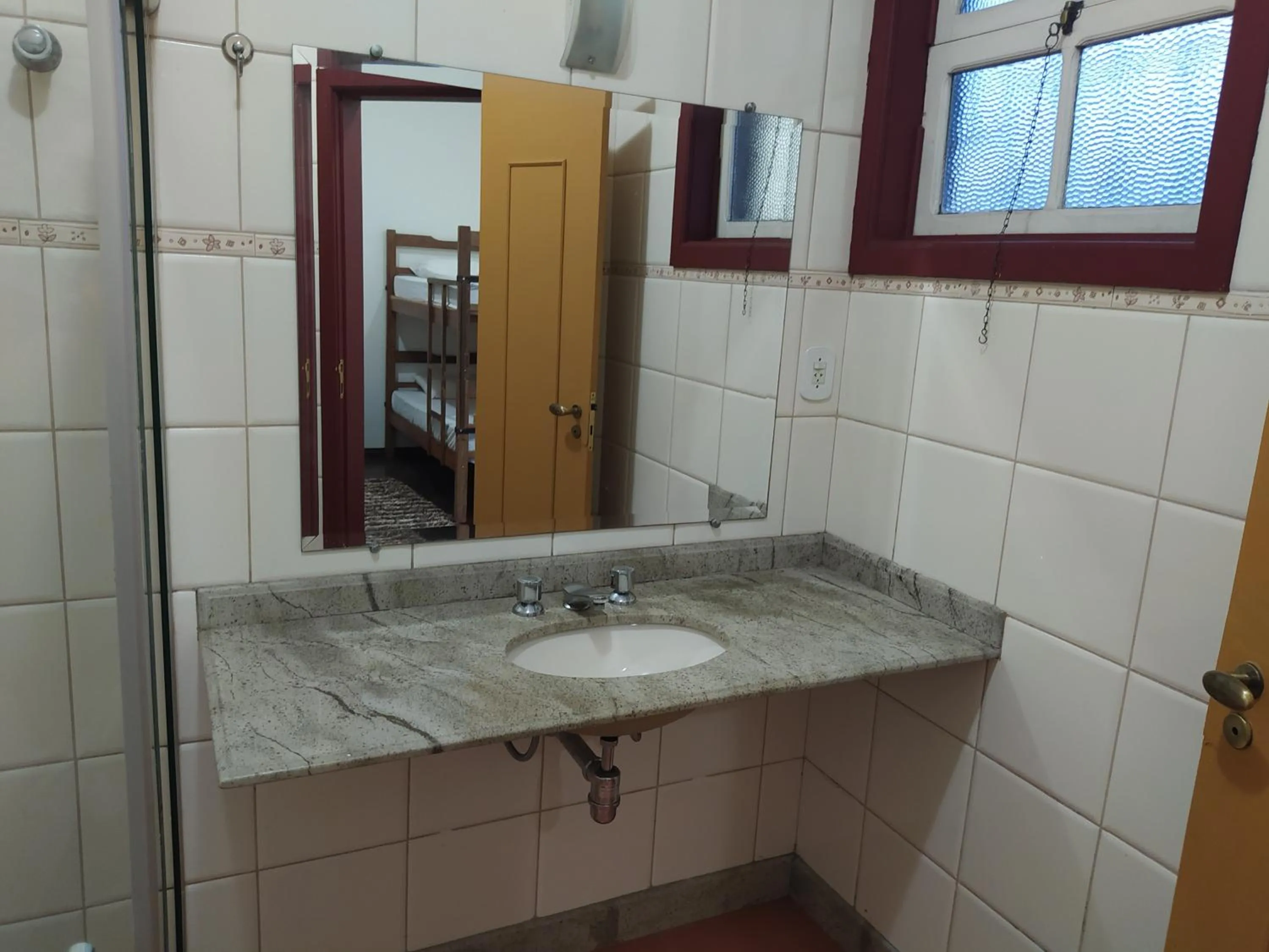 Bathroom in Trilhas de Minas Hostel Camping