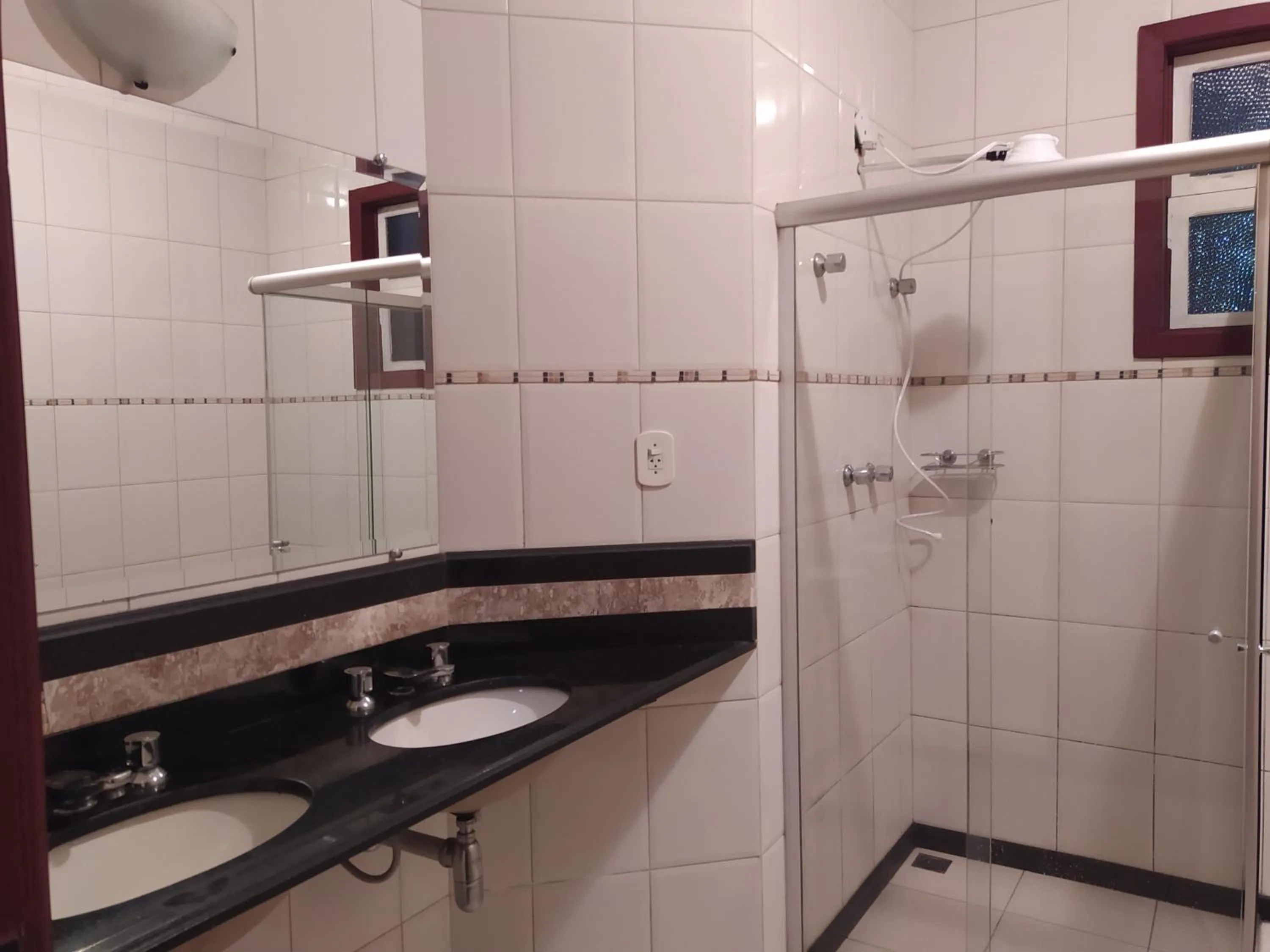 Bathroom in Trilhas de Minas Hostel Camping