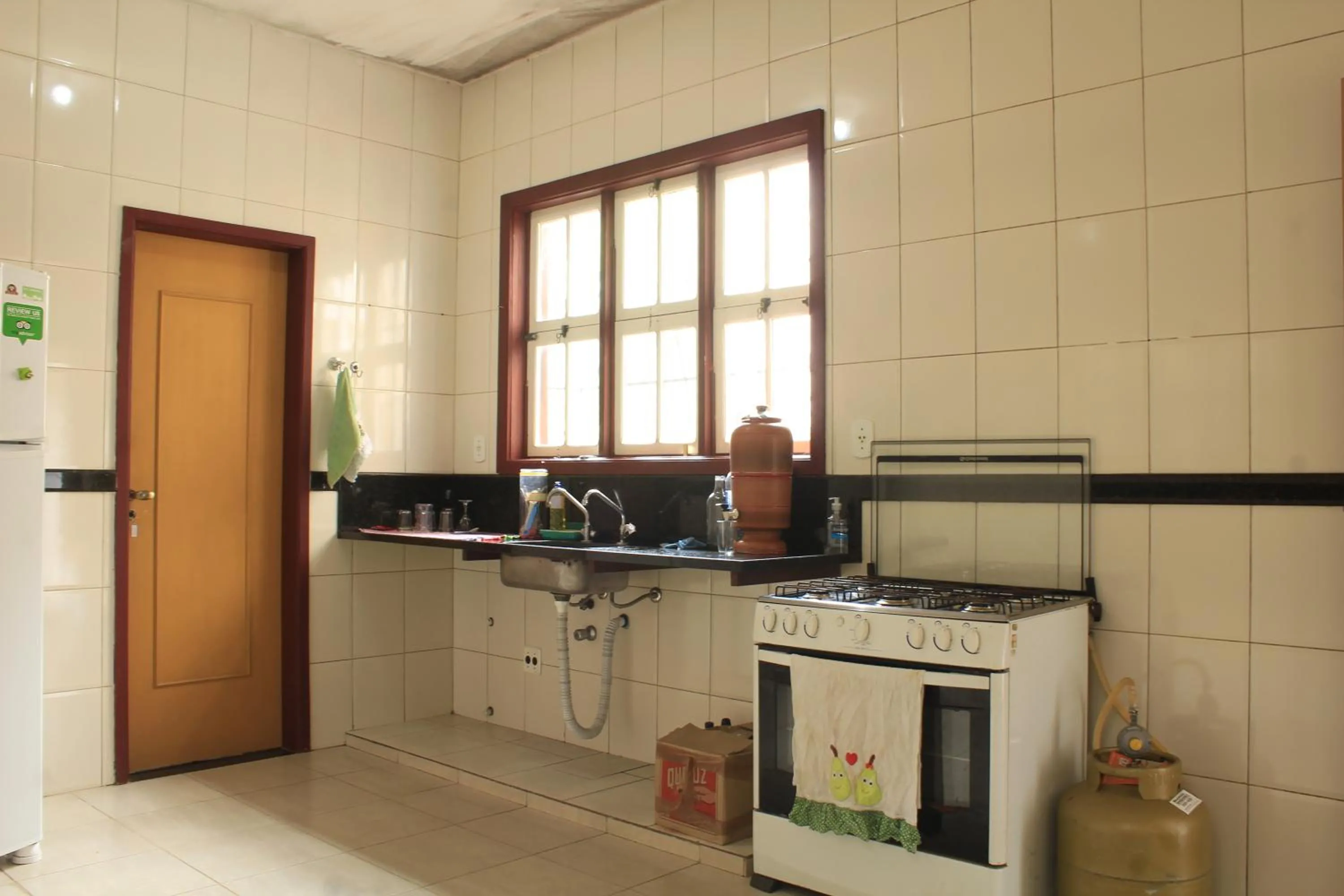 Kitchen or kitchenette in Trilhas de Minas Hostel Camping