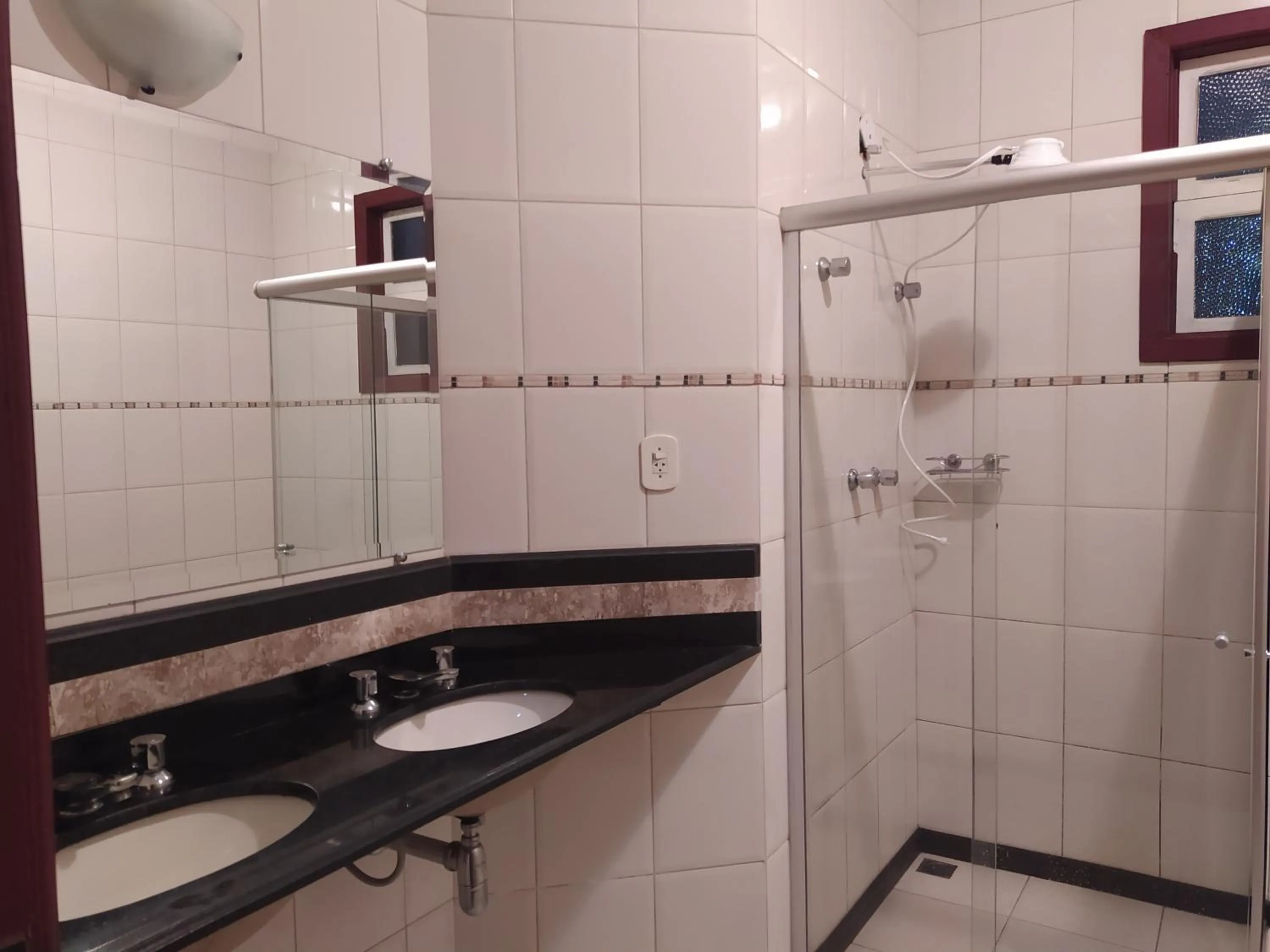 Bathroom in Trilhas de Minas Hostel Camping