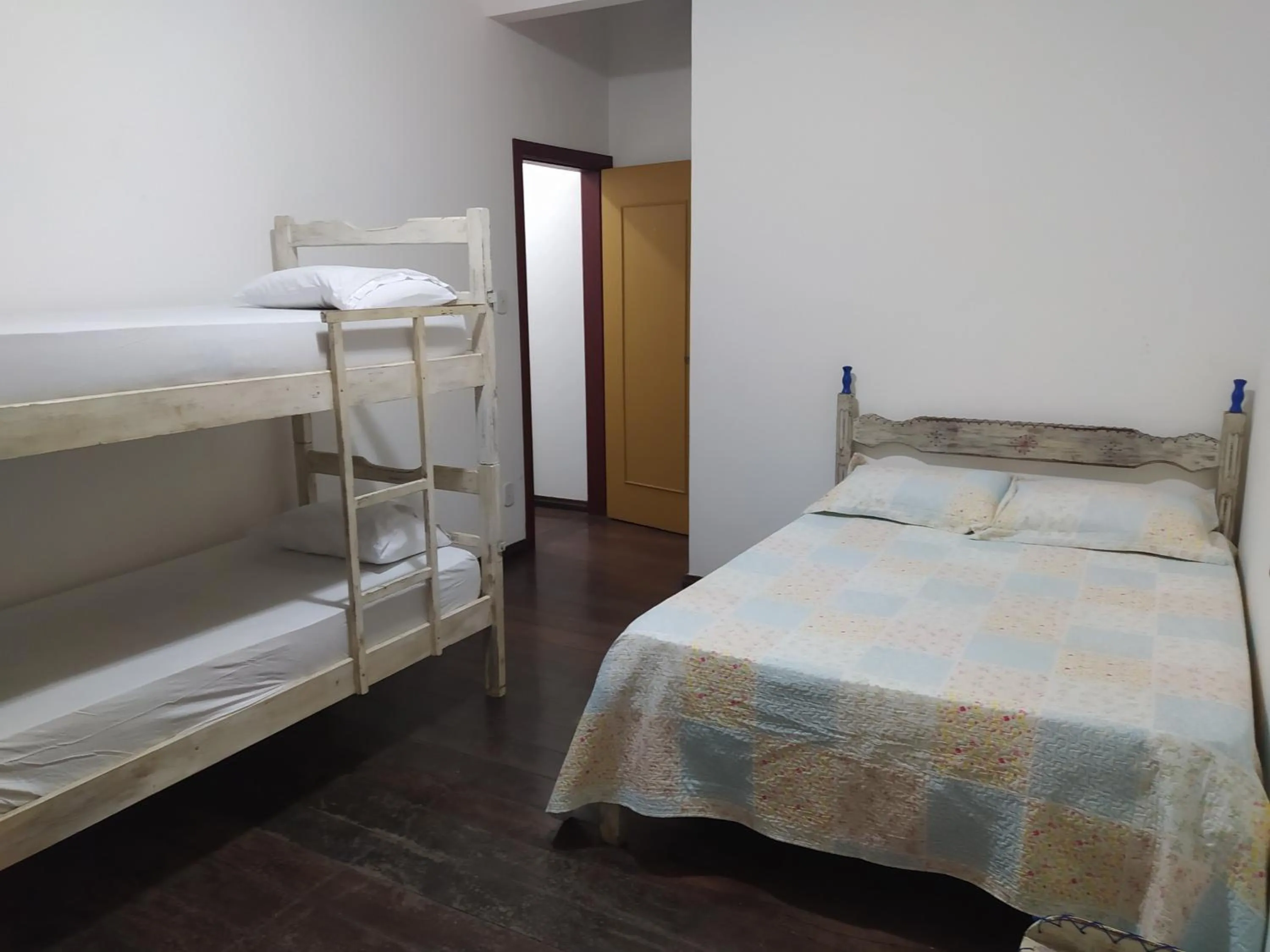 Photo of the whole room, Bed in Trilhas de Minas Hostel Camping