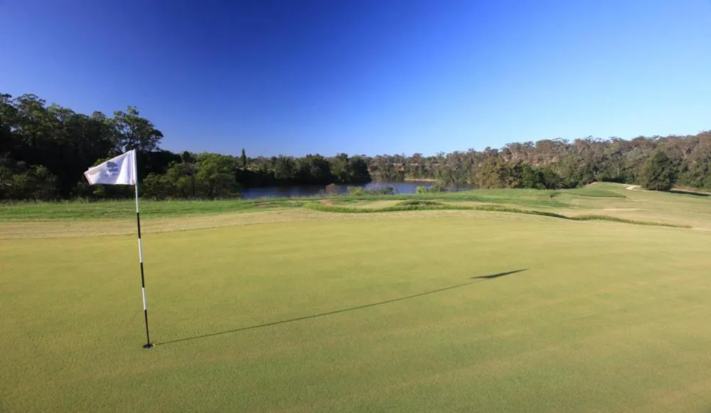 Golfcourse in Riverside Oaks Golf Resort