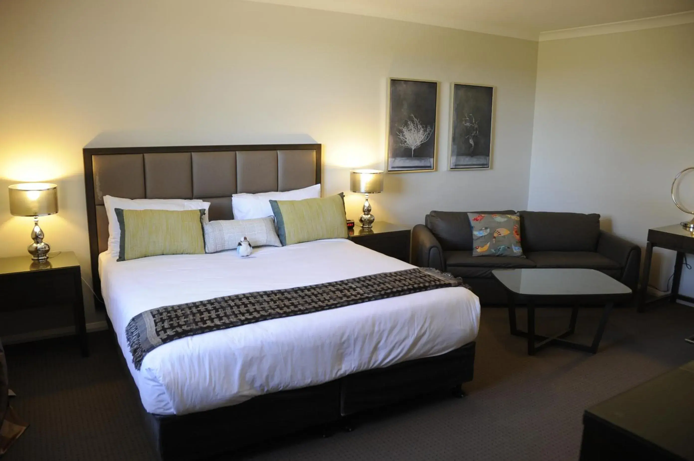 Photo of the whole room, Bed in Riverside Oaks Golf Resort Photo of the whole room, Bed in Riverside Oaks Golf Resort