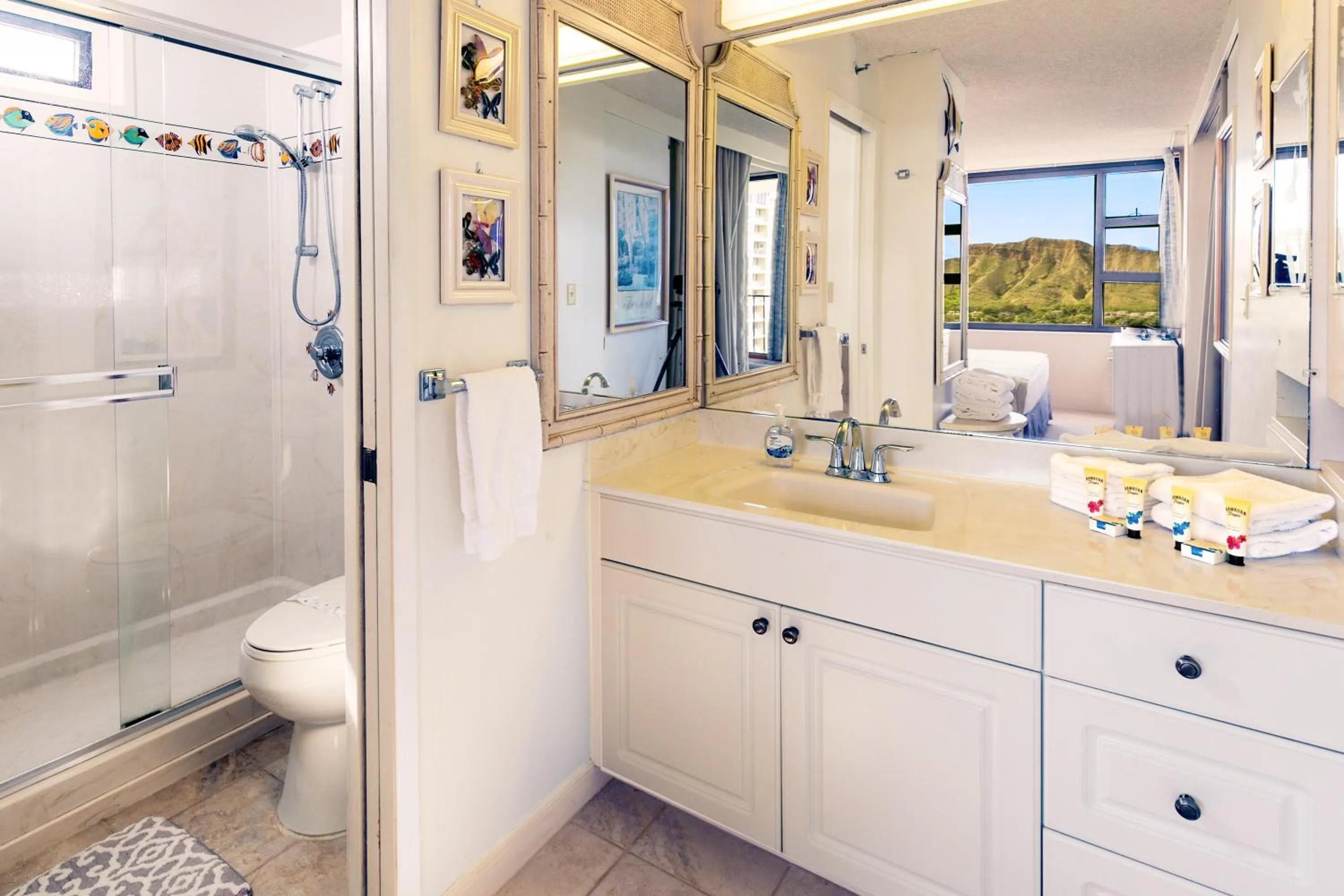 Shower in Fabulous Diamond Head & Ocean View Condo with Free Parking