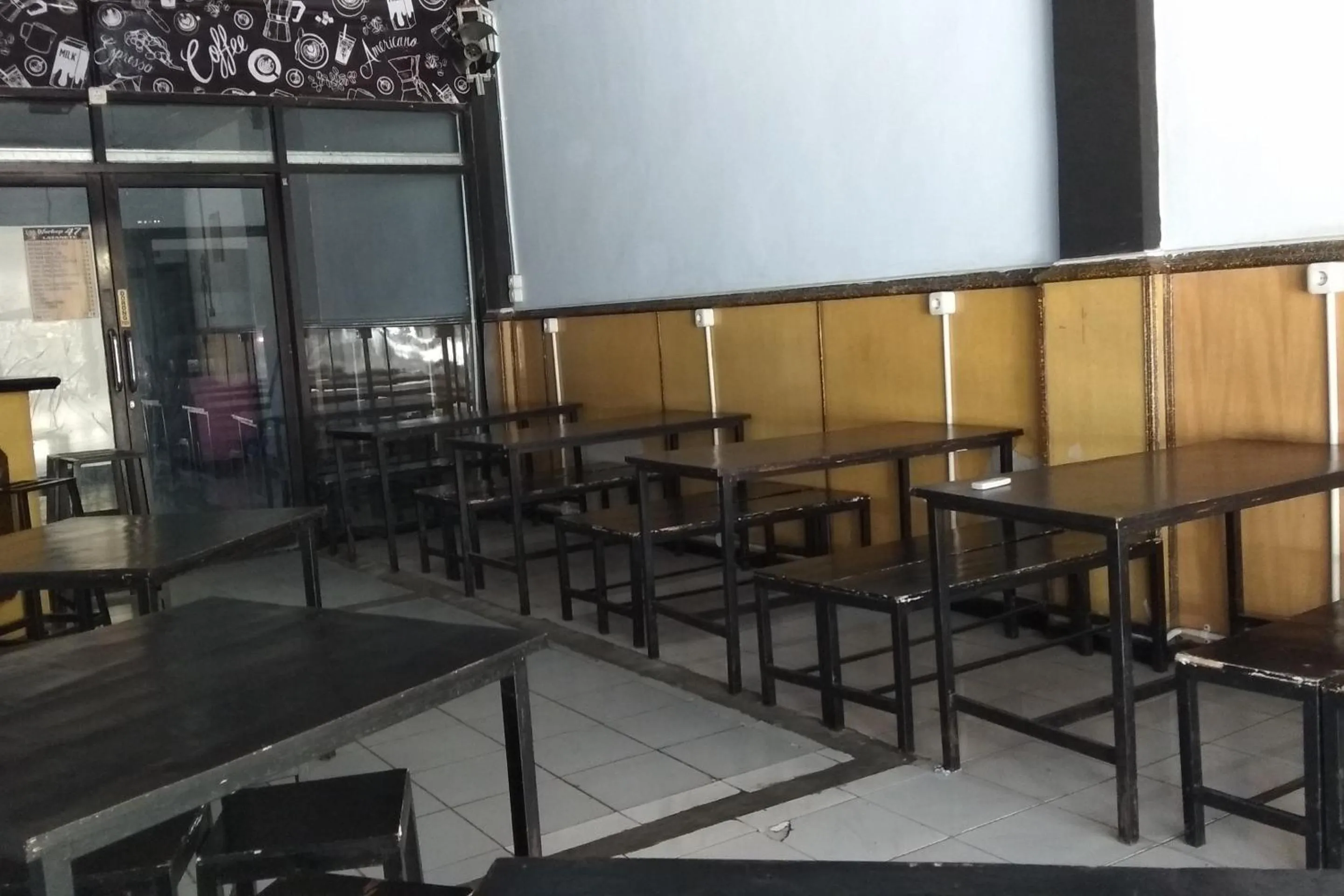 Lobby or reception in Hotel O Homestay 47 Latanete Near Living Plaza