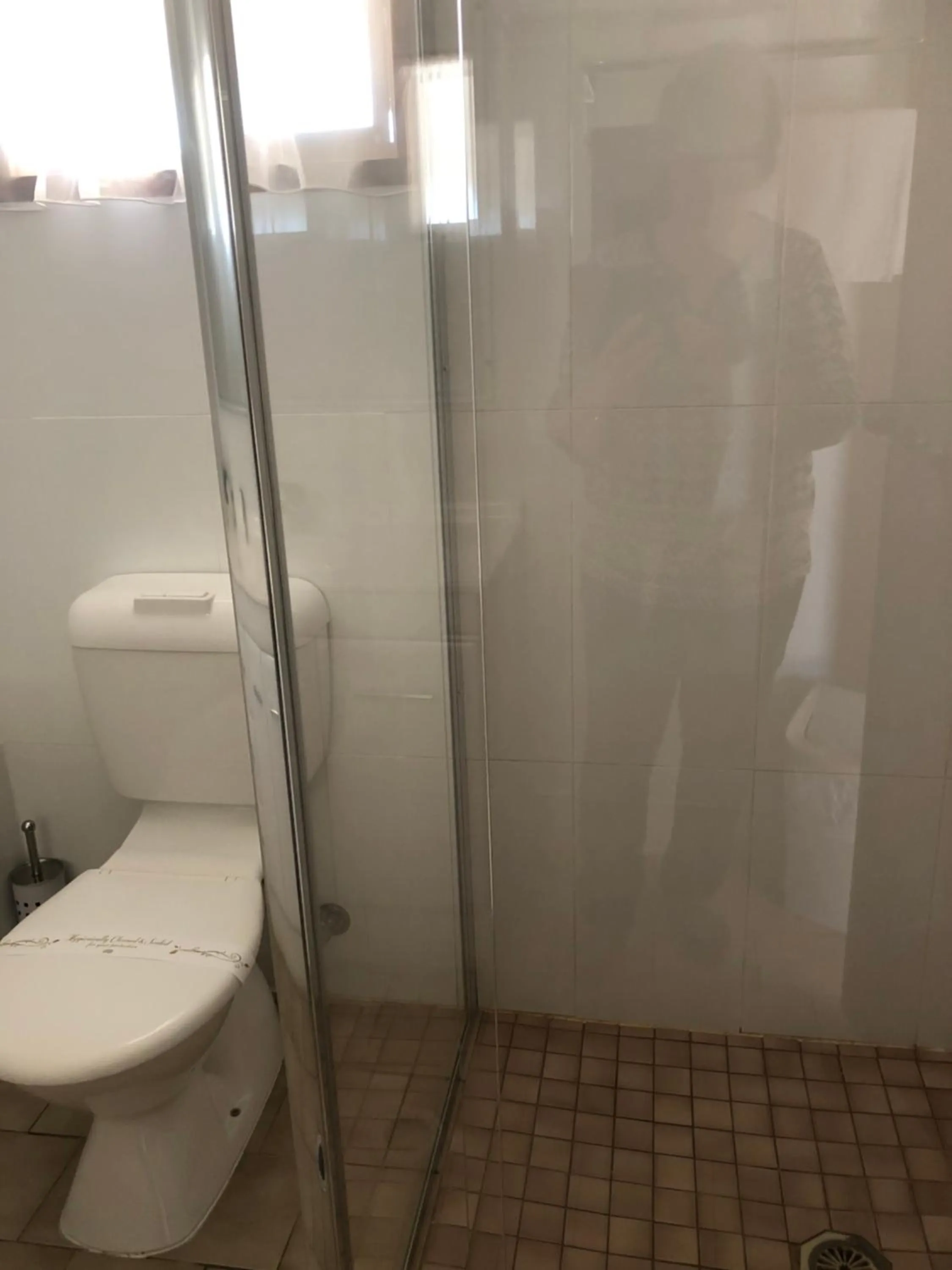 Bathroom in The Finley Palm Motor Inn