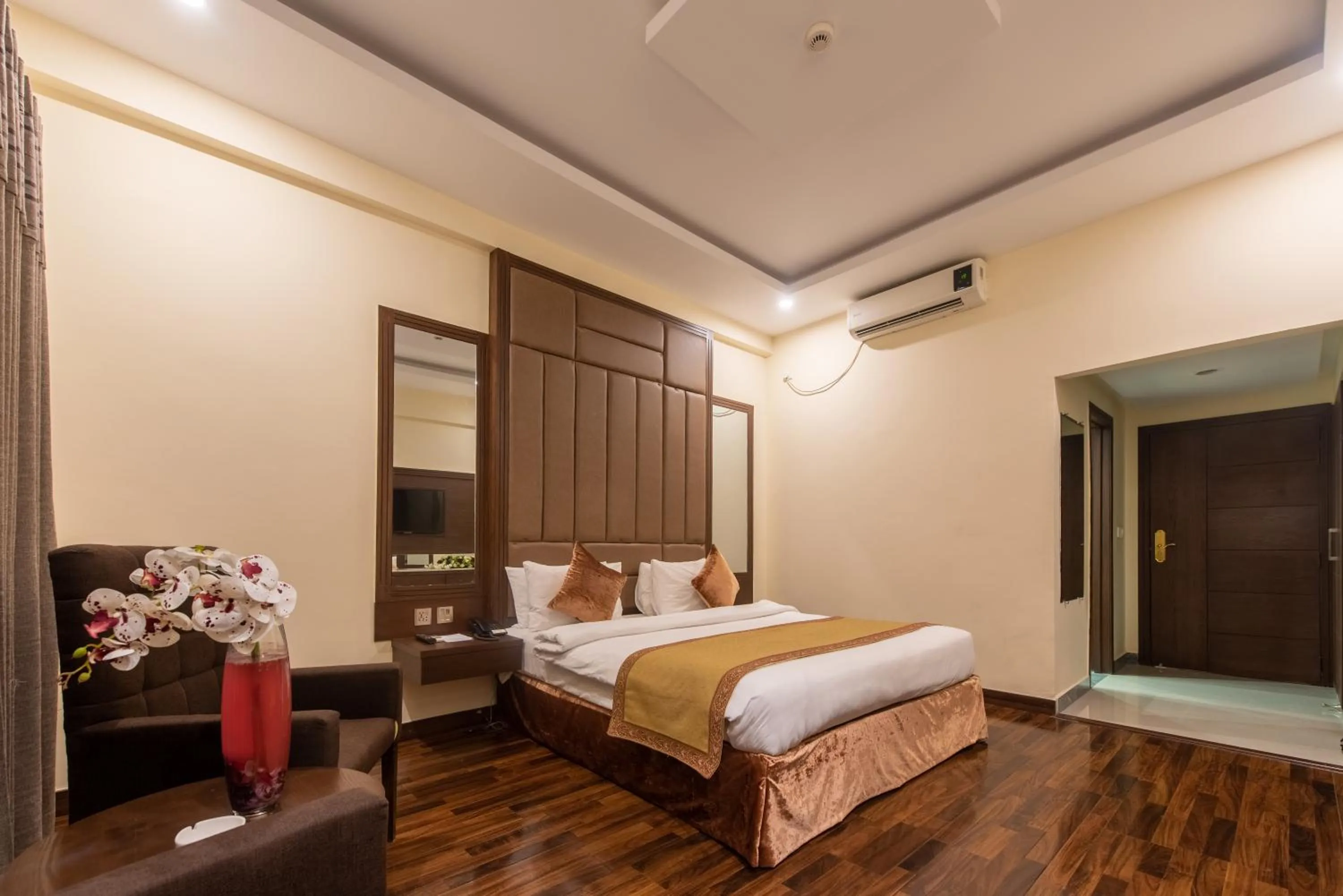 Bed in Legend Hotel Islamabad