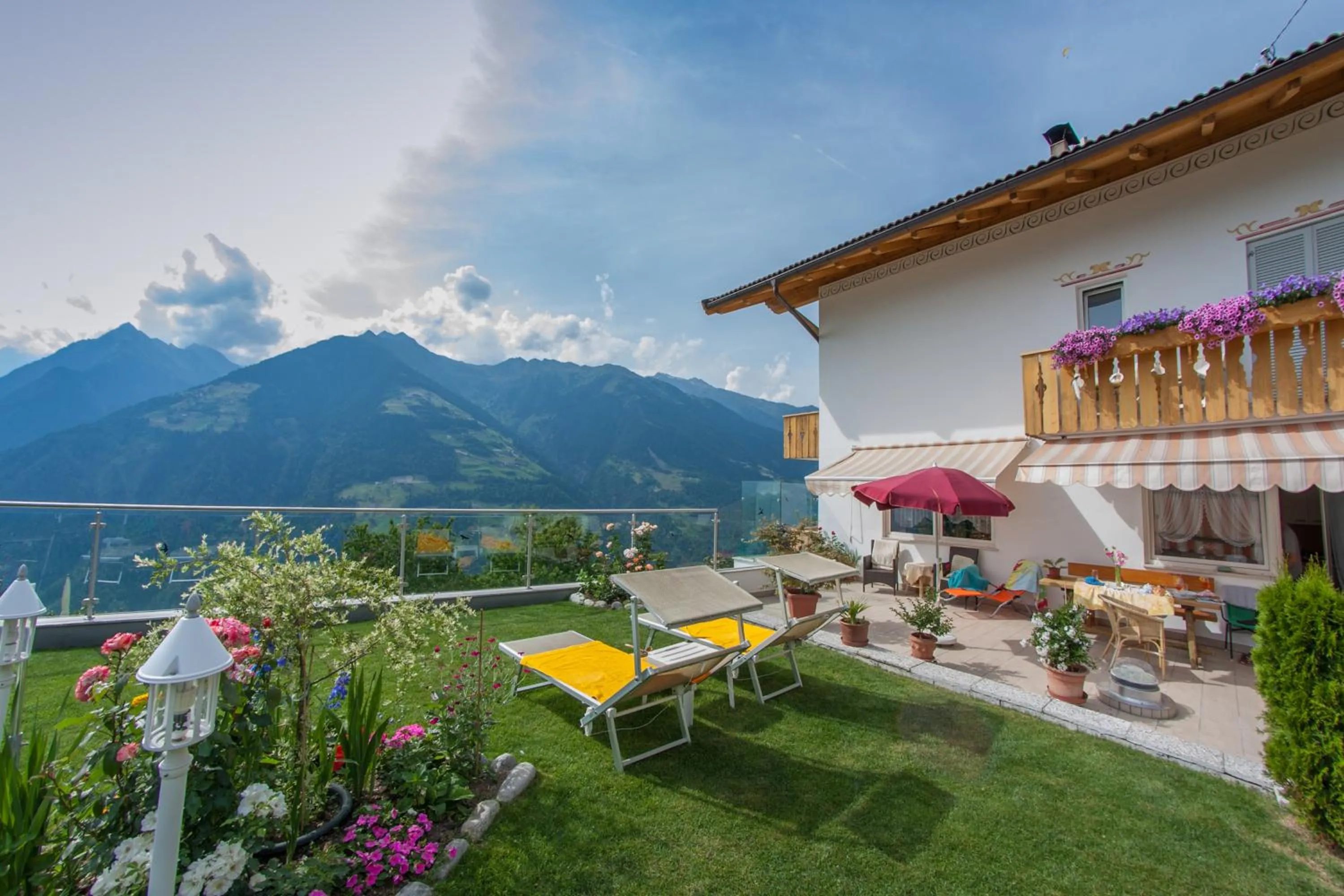 Garden view in Appartements Verdinserhöhe