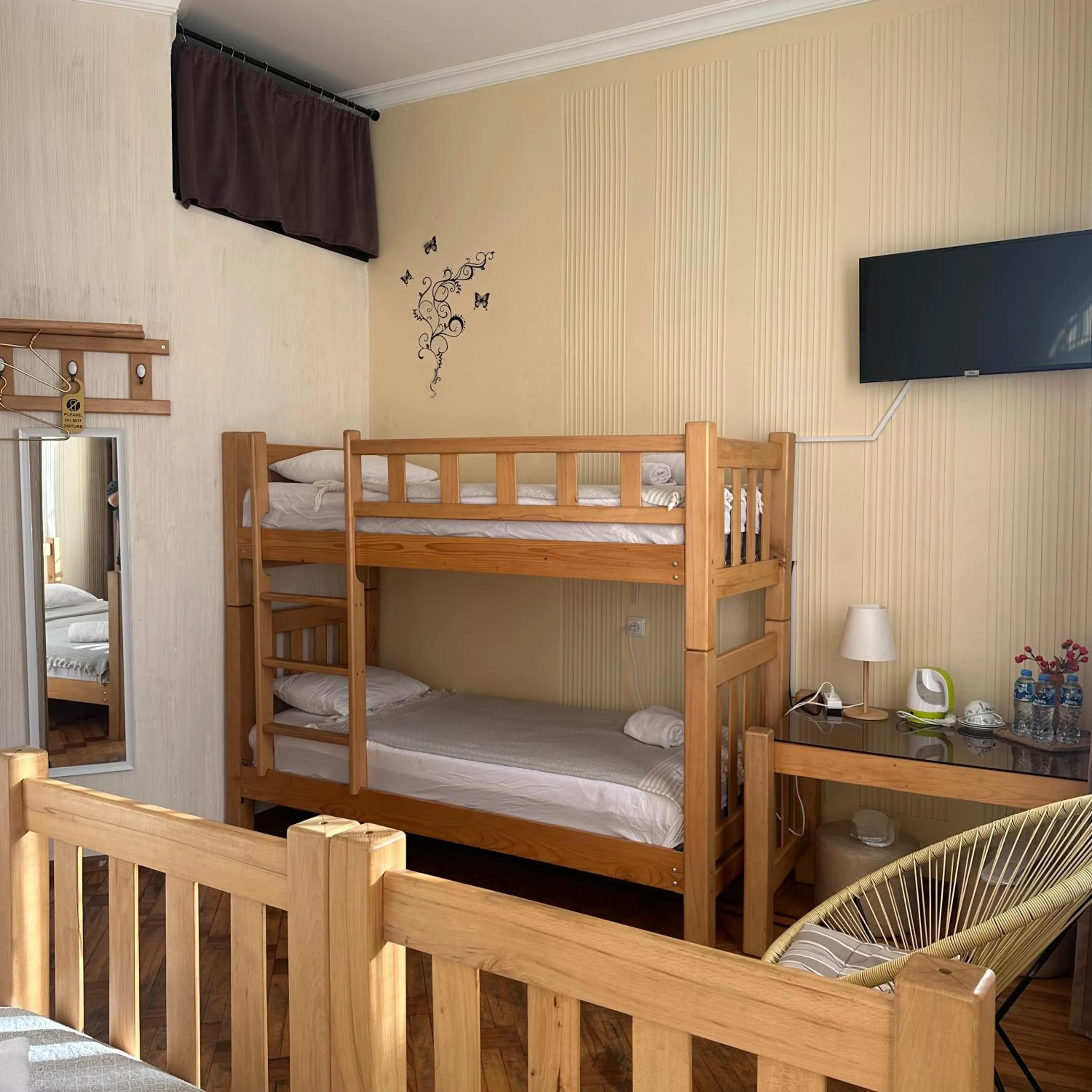 Communal lounge/ TV room, Bed in Hotel 1870