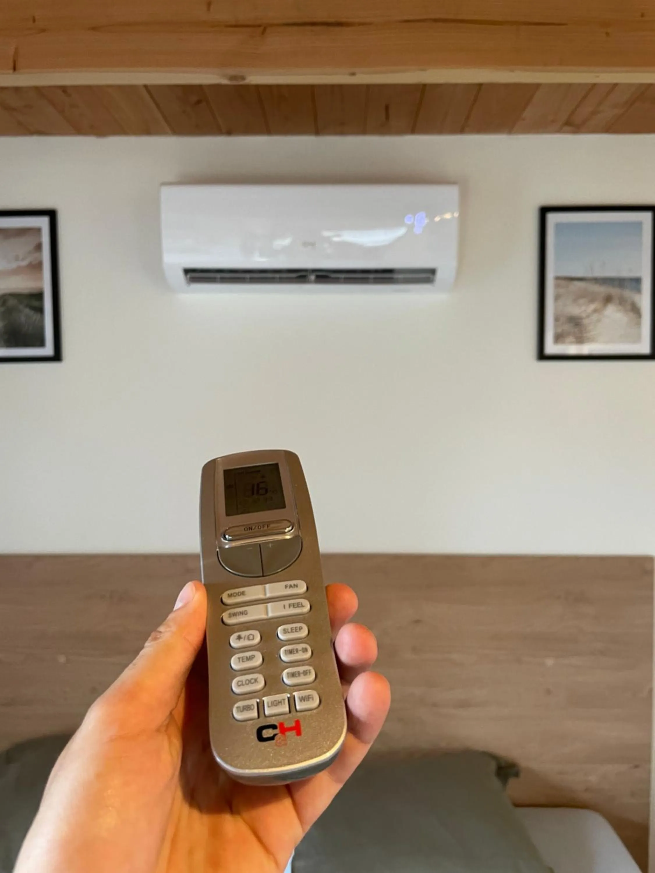 air conditioner in Bed & Bike Gasthuus Texel