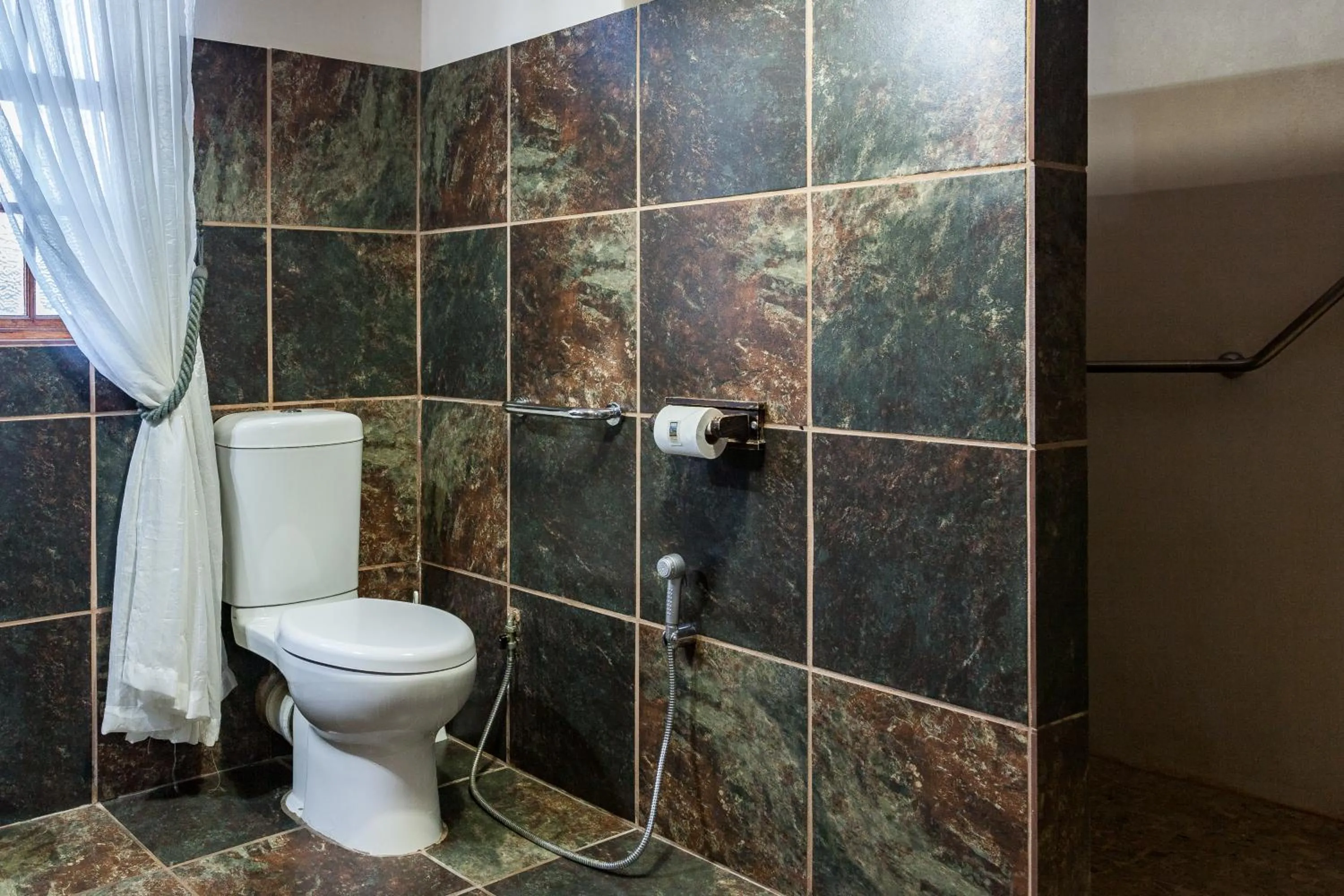 Toilet in Karoo View Cottages