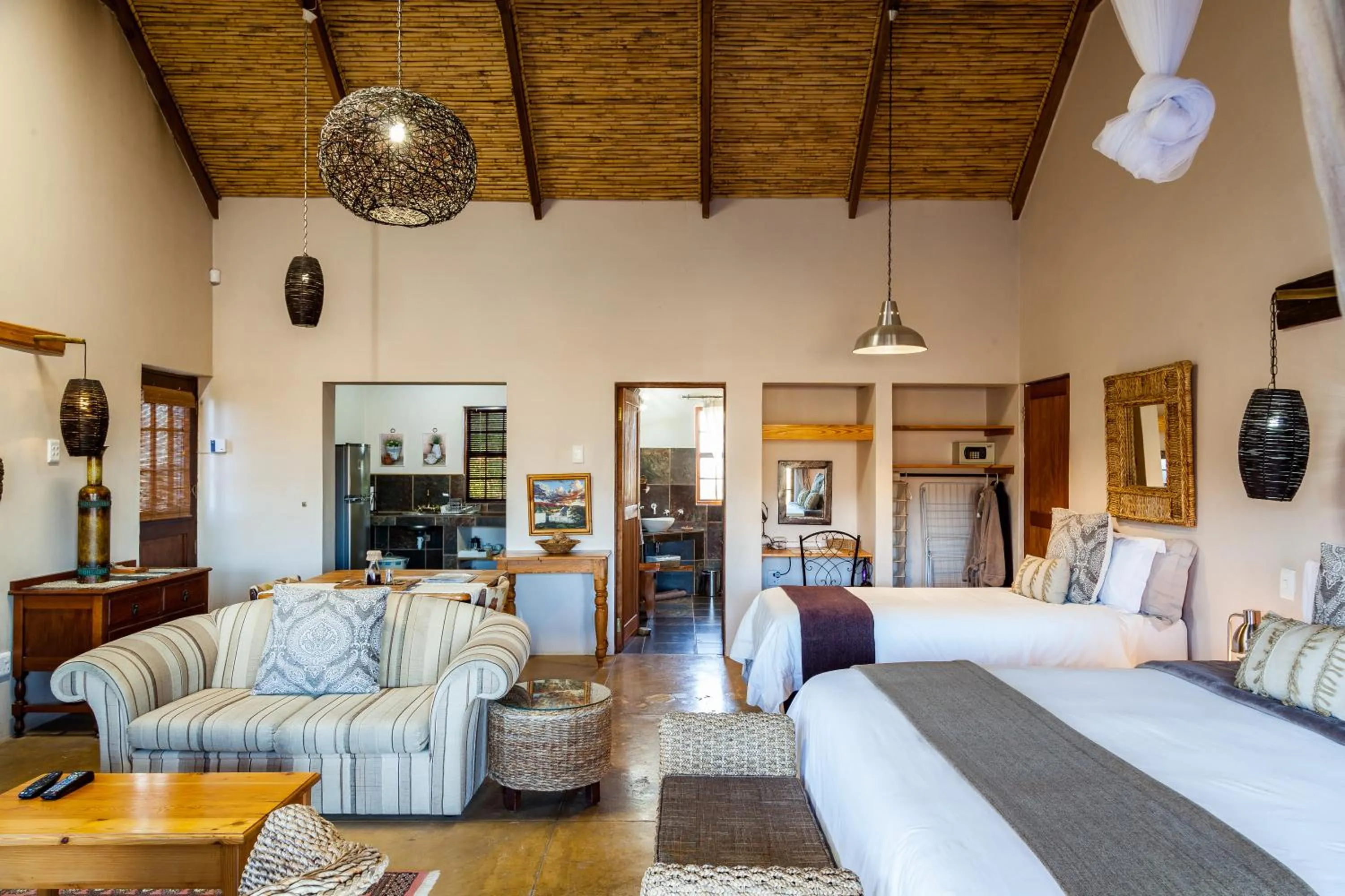 Living room, Bed in Karoo View Cottages