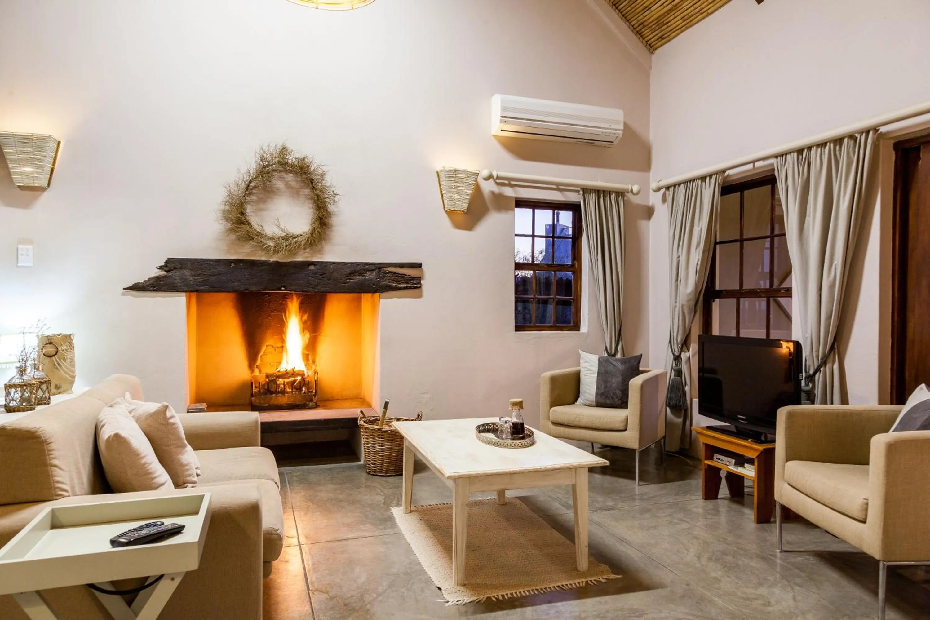 TV and multimedia in Karoo View Cottages