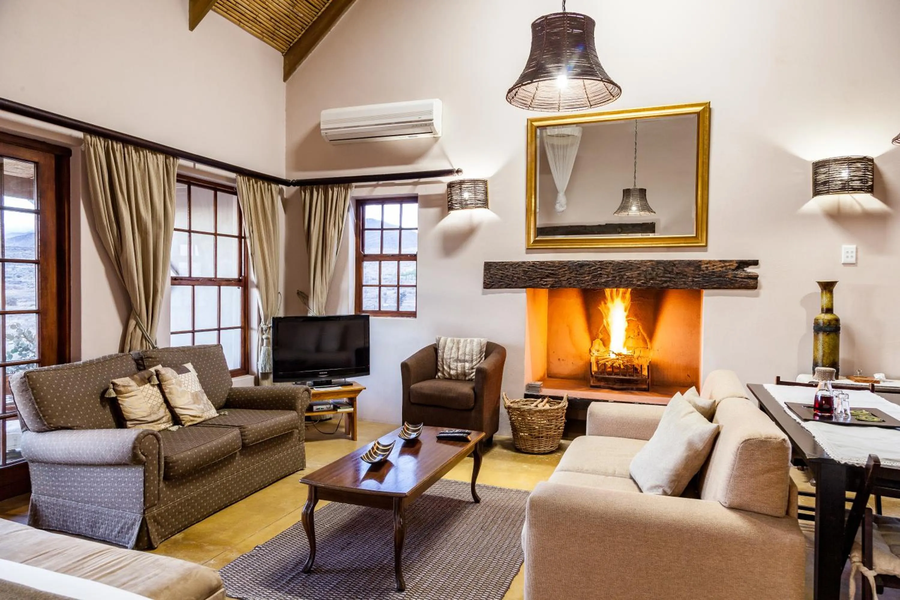 TV and multimedia in Karoo View Cottages
