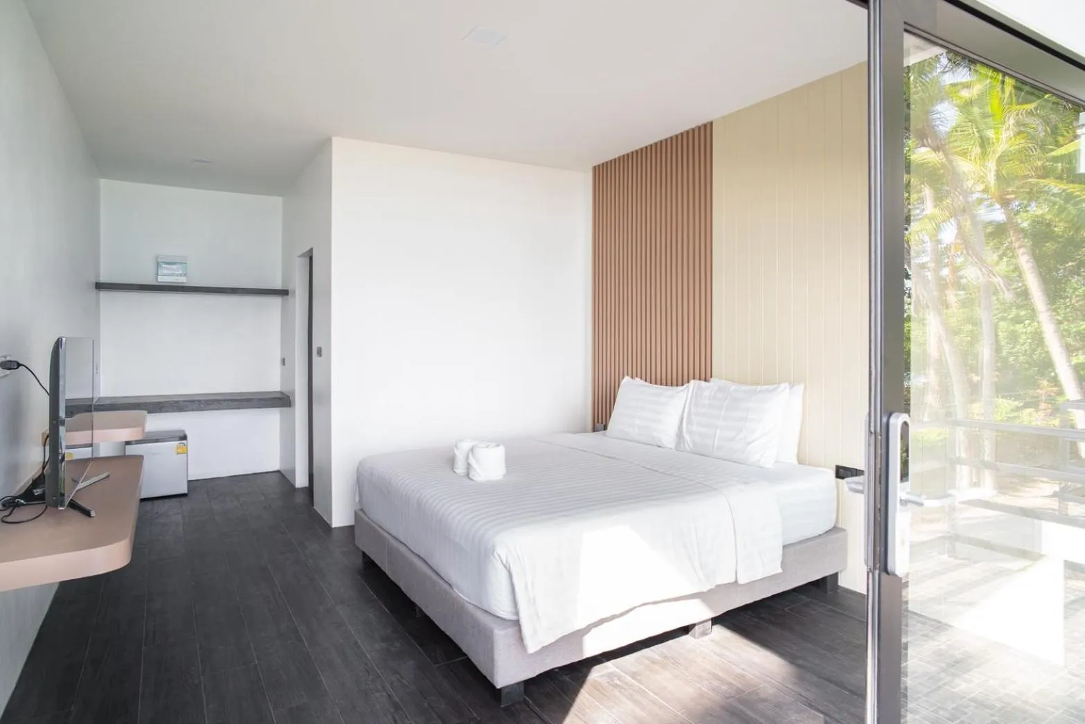 Bed in Pine Bungalow Krabi