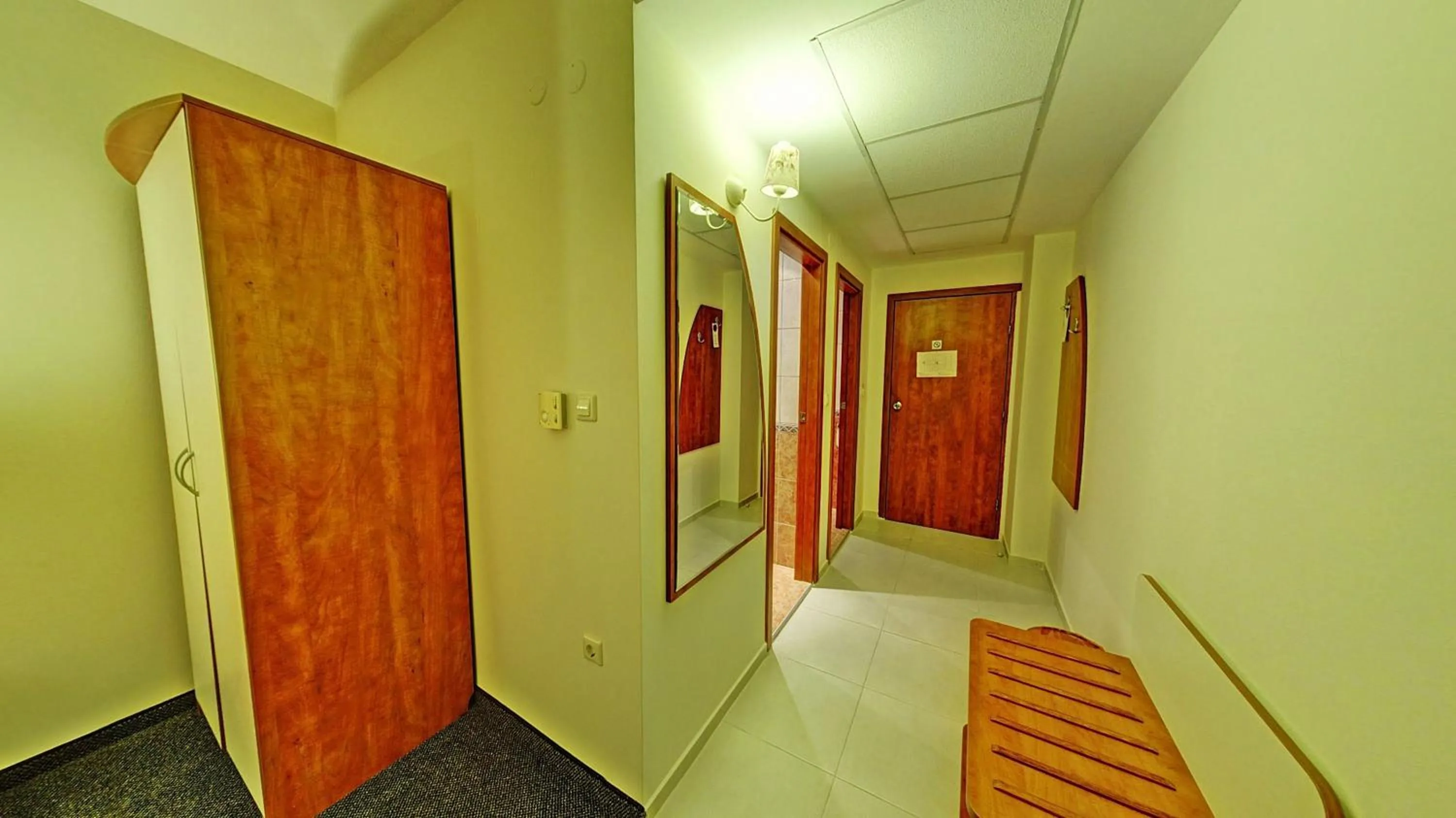 Photo of the whole room in Hotel Exotica