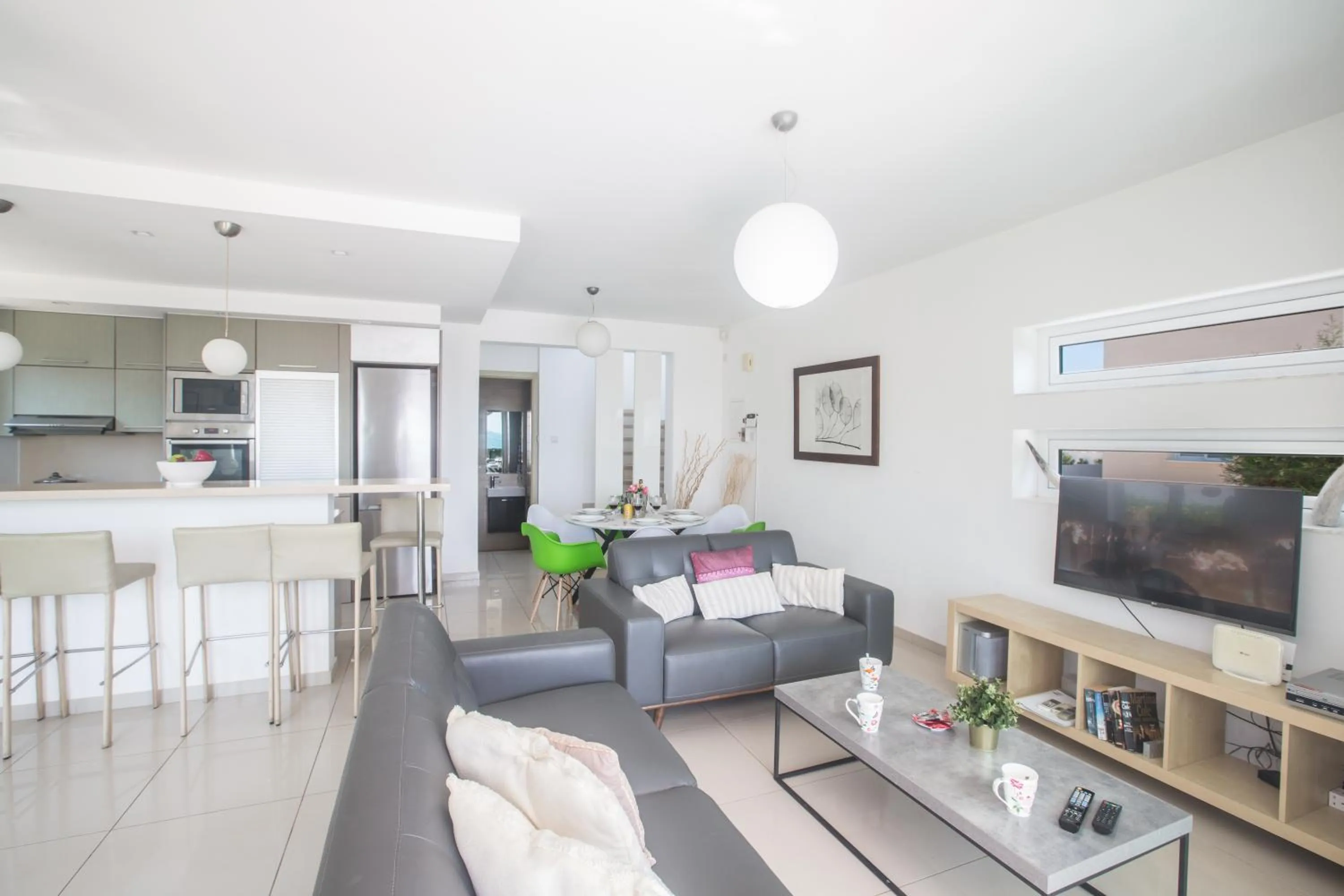 TV and multimedia in Sunrise Villa 12