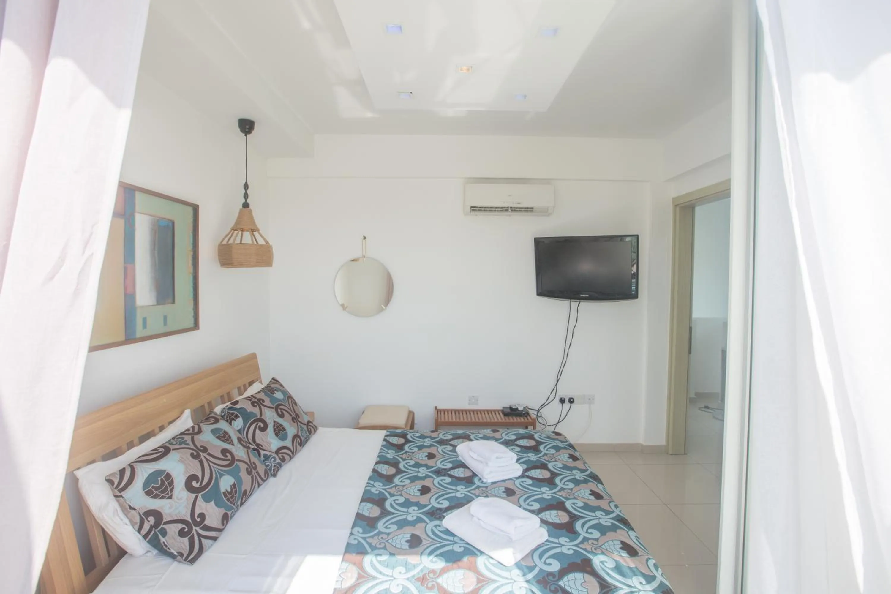 TV and multimedia, Bed in Sunrise Villa 12