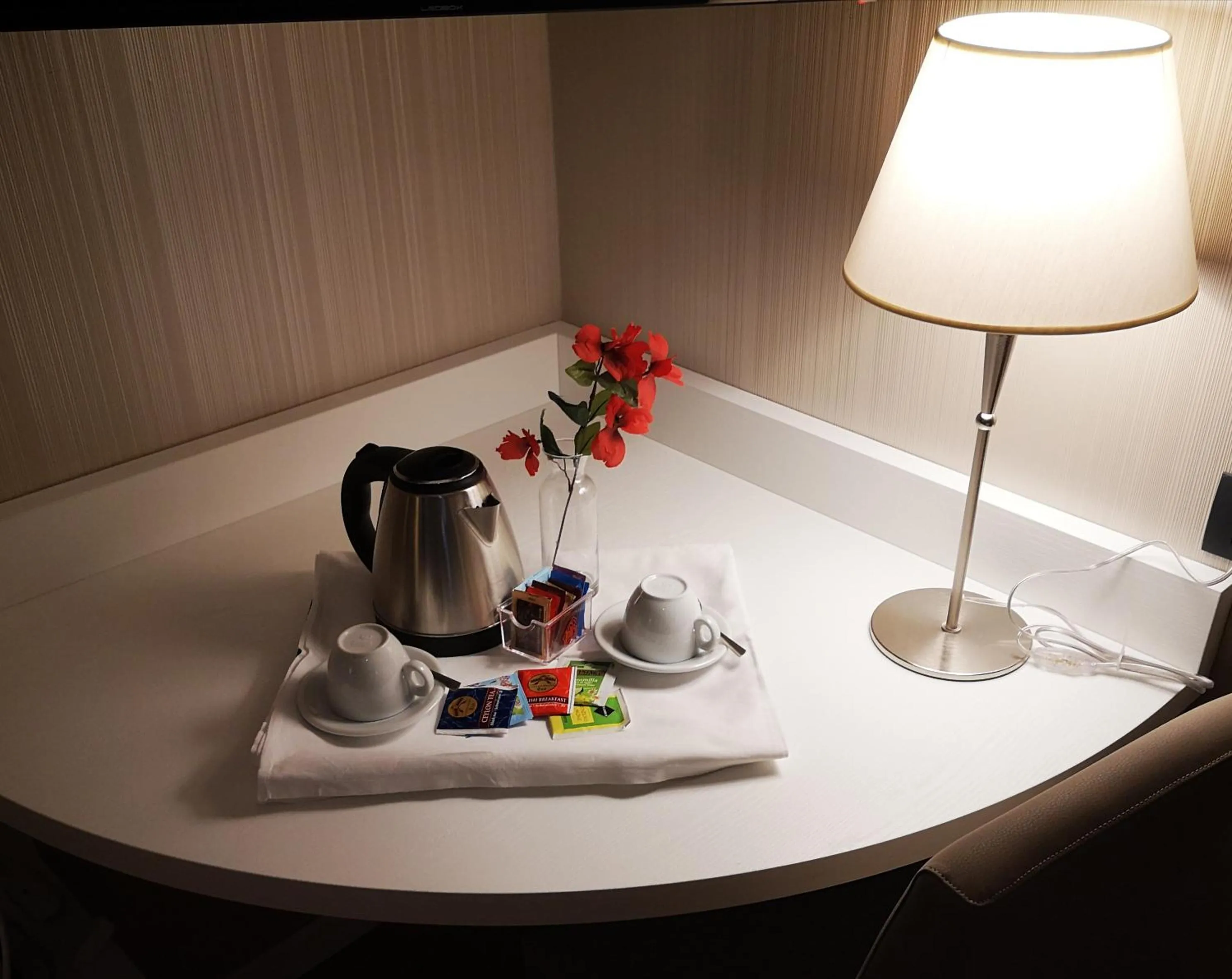Coffee/tea facilities in Spa & Wellness by Des Anglais " Accesso SPA compreso"