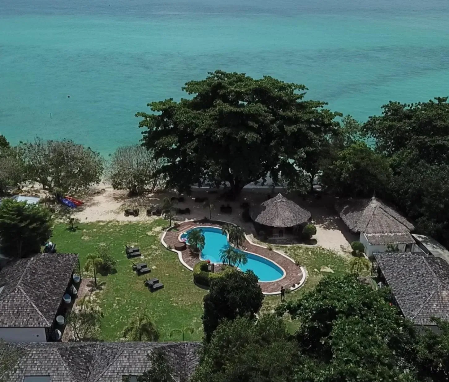 Swimming pool in The Reef Resort