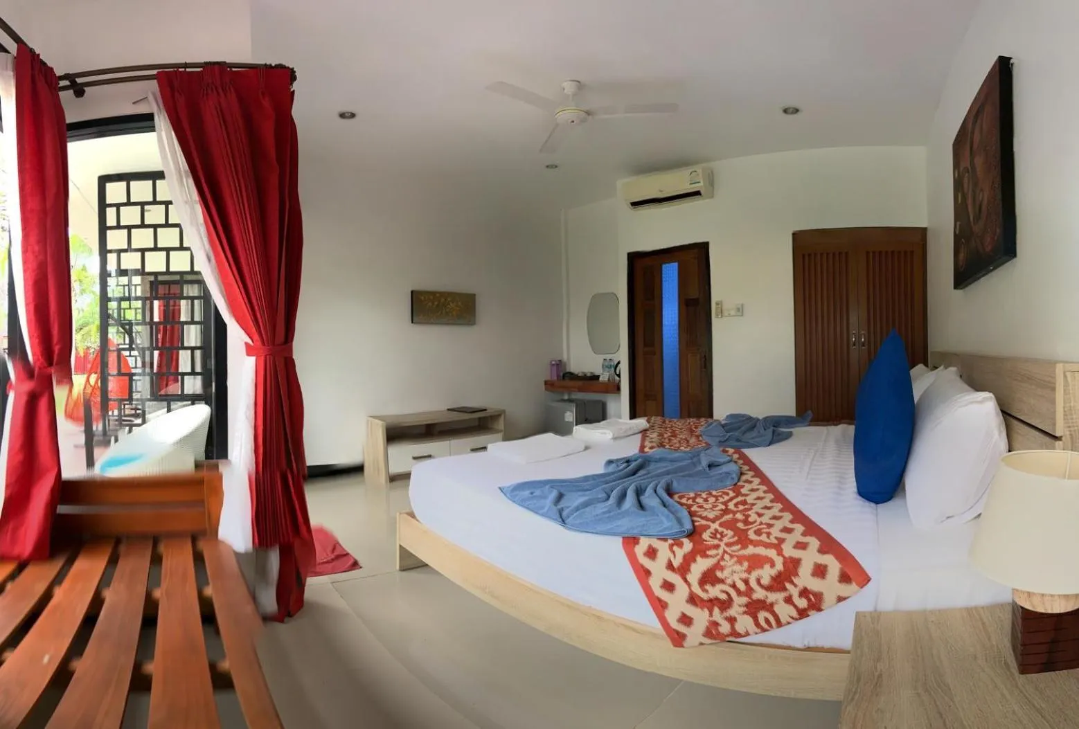 Bed in The Reef Resort