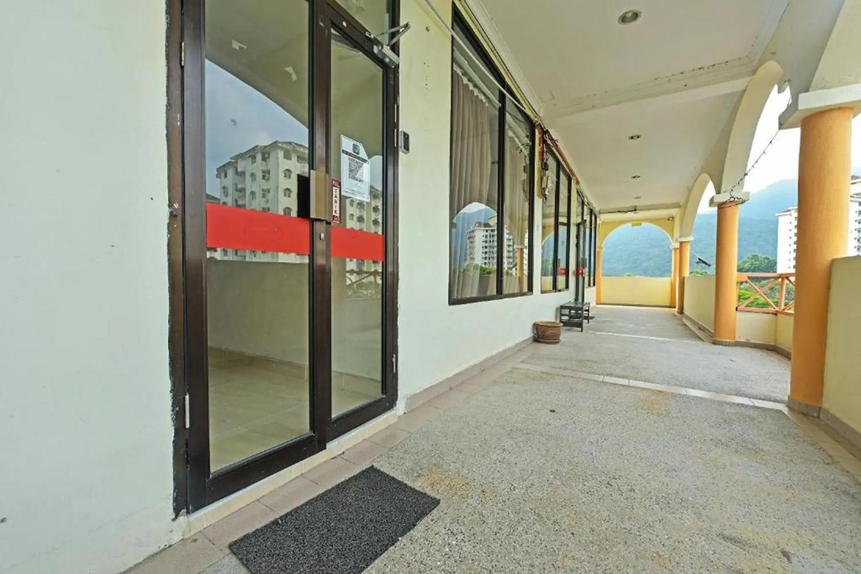 Property building in Feringghi Stay Iinn Property building in Feringghi Stay Iinn