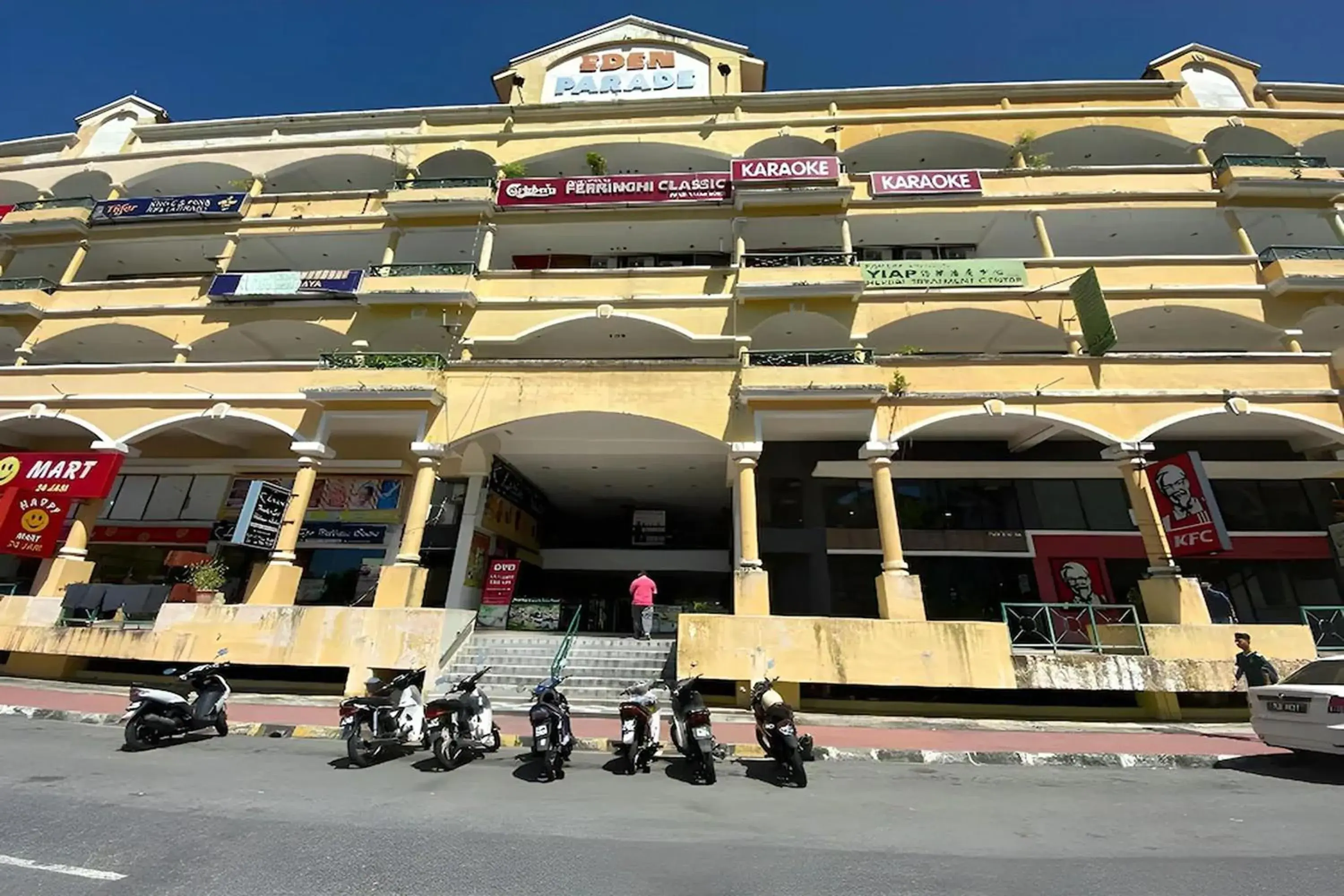 Property building in Feringghi Stay Iinn Property building in Feringghi Stay Iinn