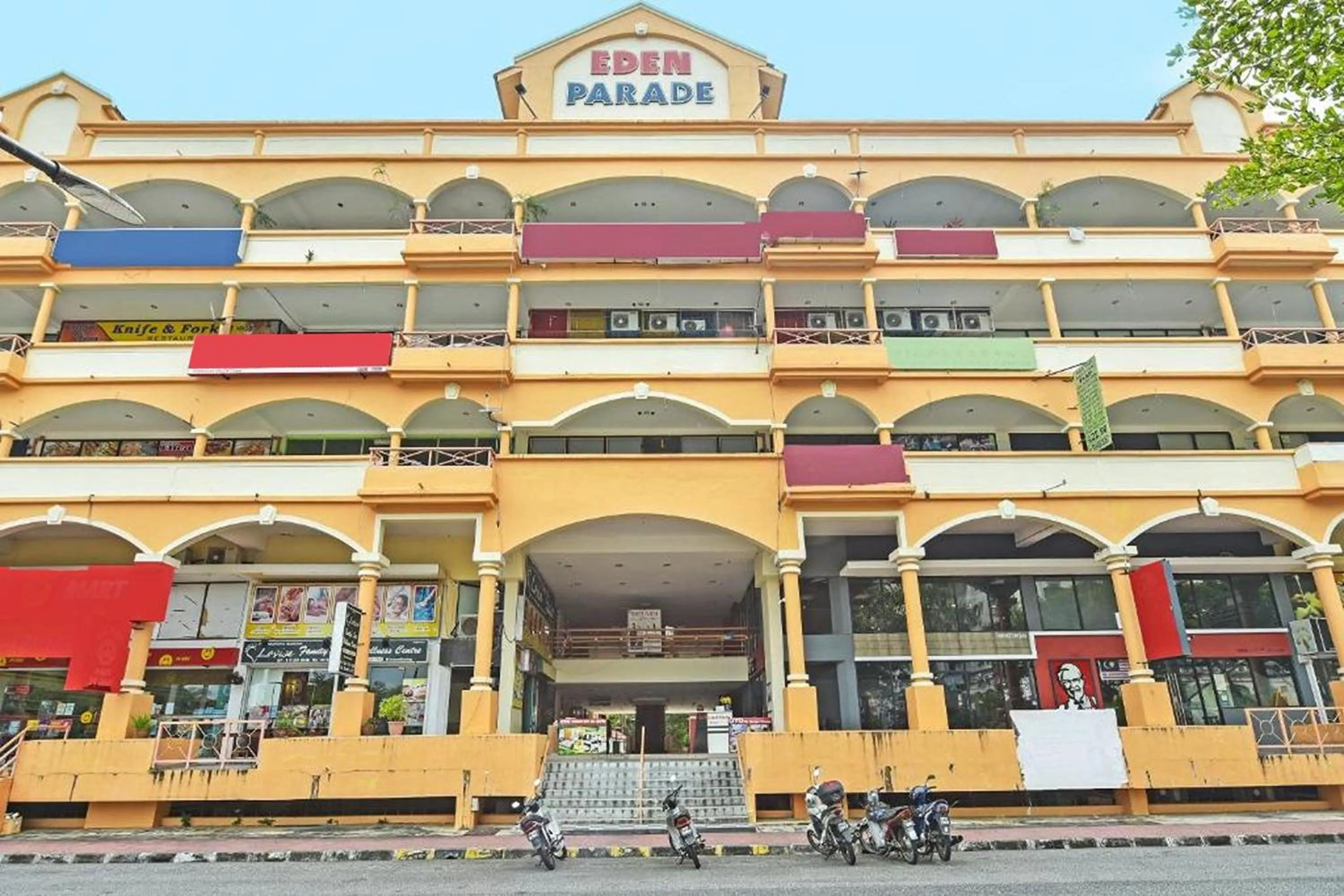 Property building in Feringghi Stay Iinn