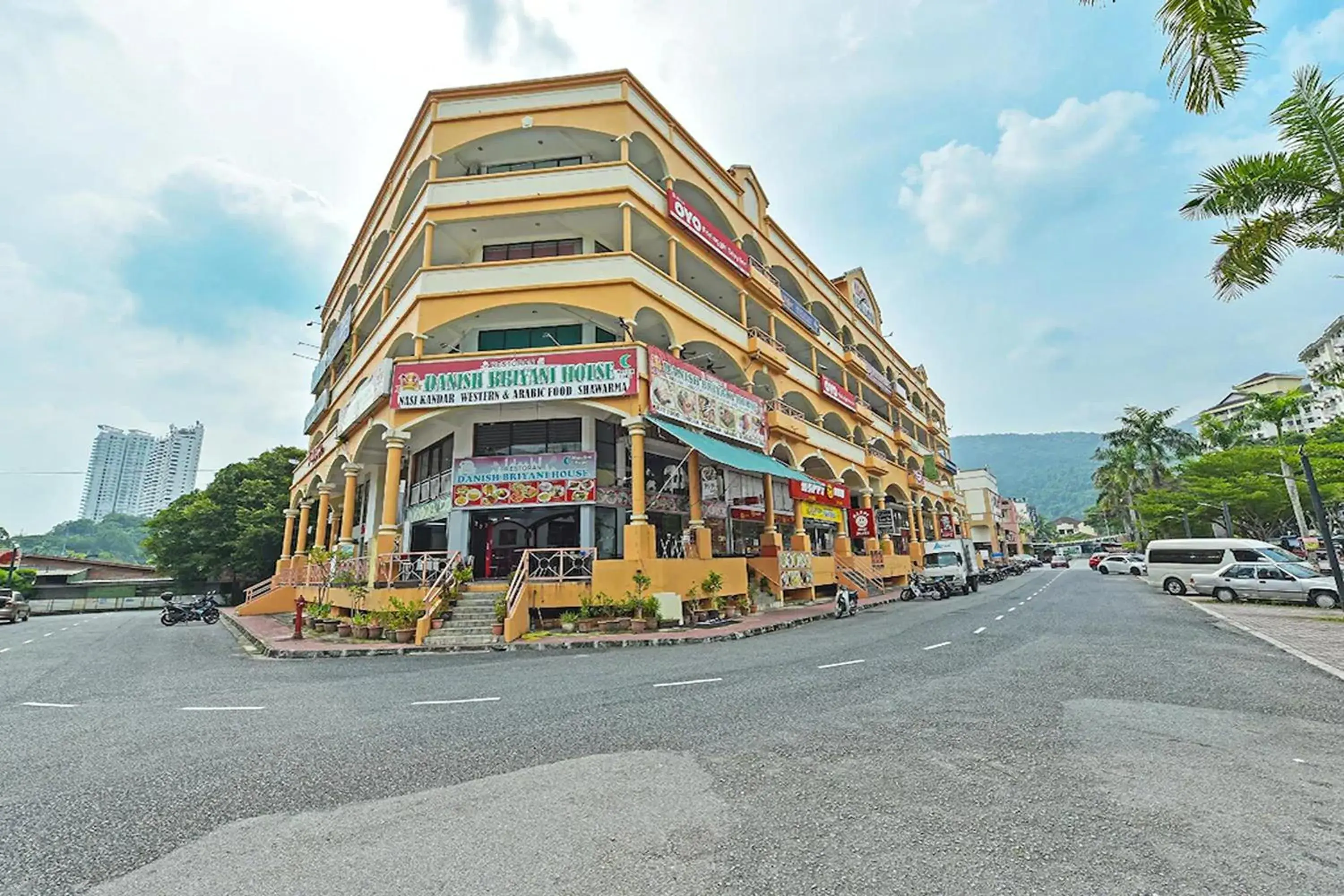 Property building in Feringghi Stay Iinn Property building in Feringghi Stay Iinn