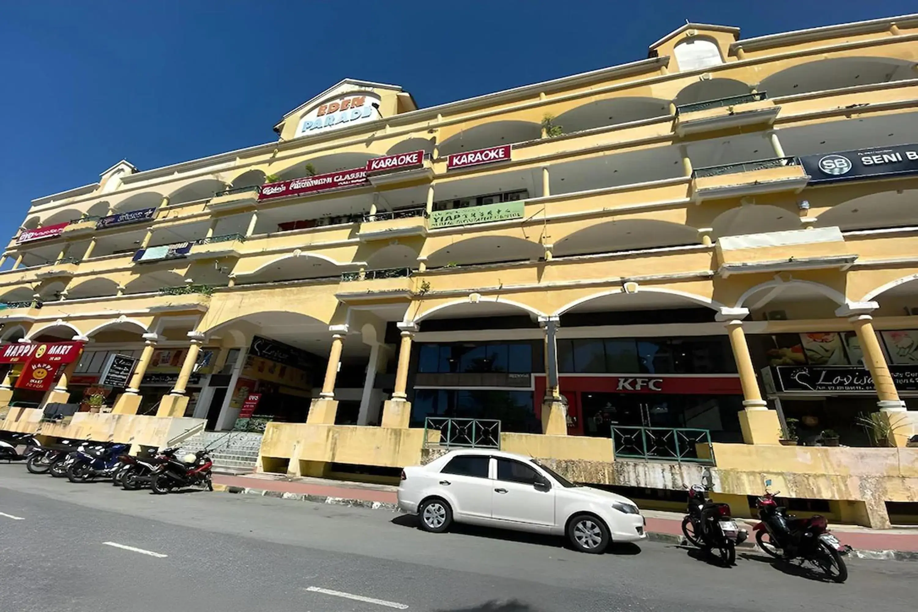 Property building in Feringghi Stay Iinn Property building in Feringghi Stay Iinn