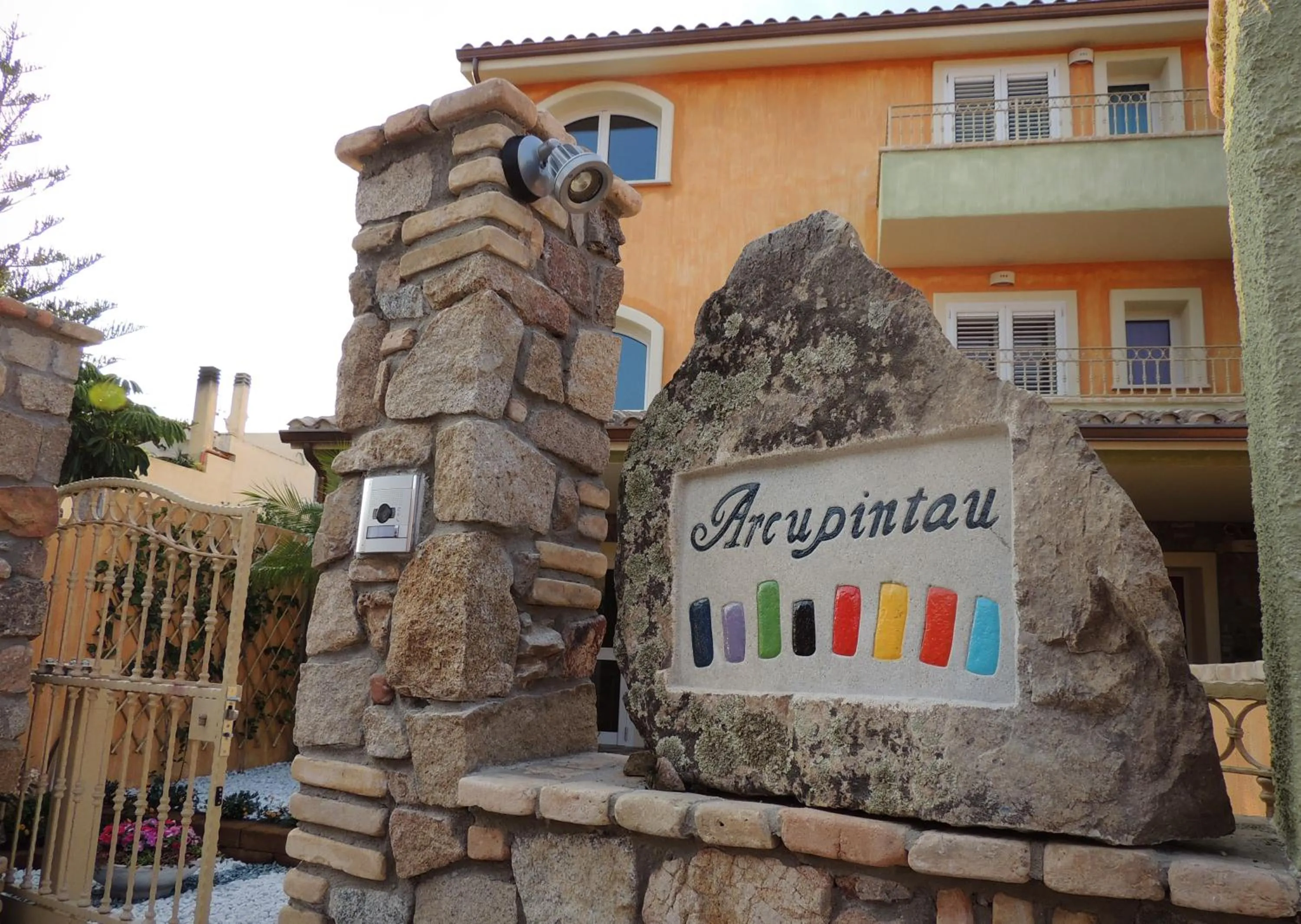 Facade/entrance in Hotel Arcupintau formula B&B