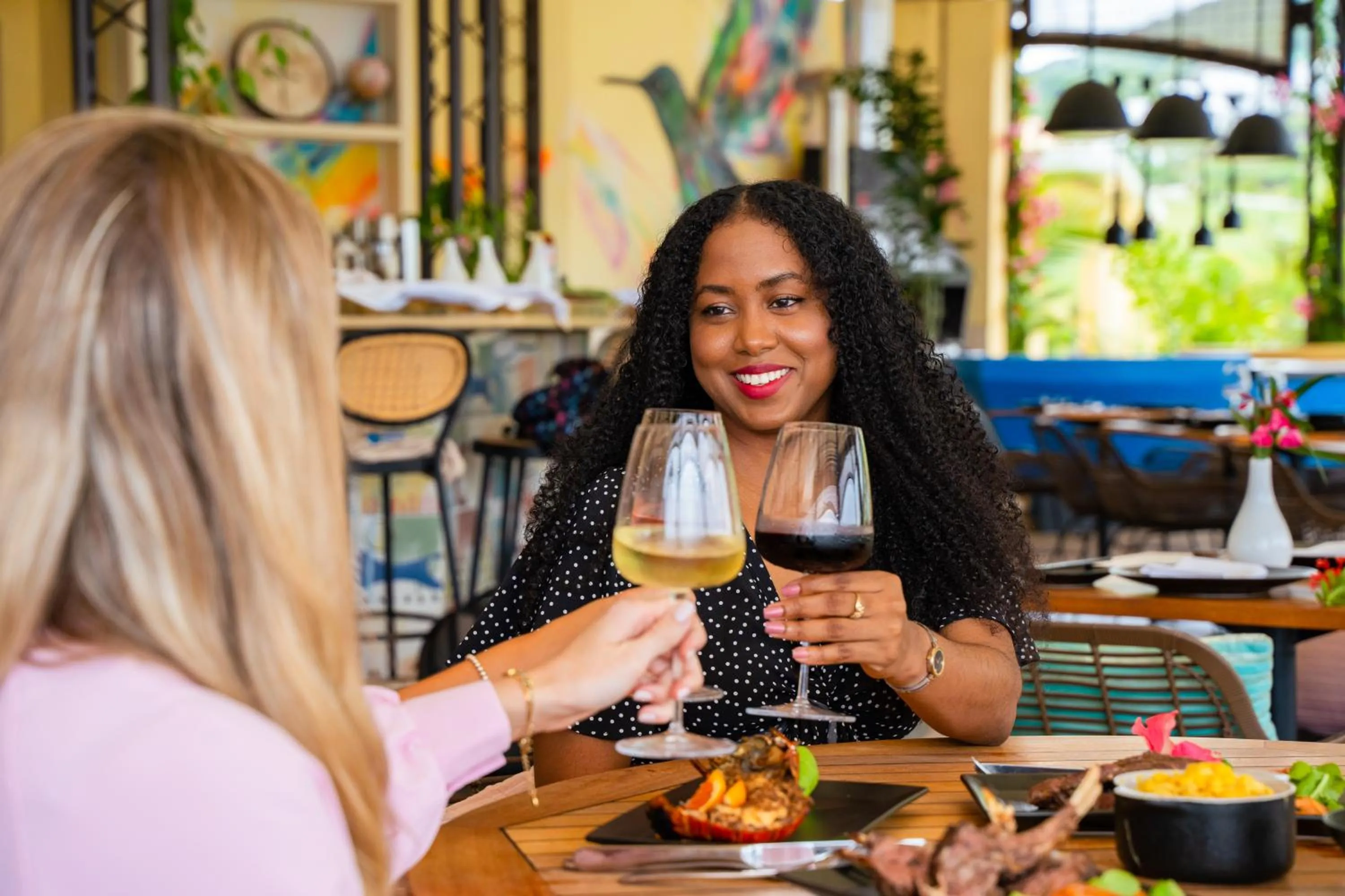 Lounge or bar in Golden Rock Dive and Nature Resort