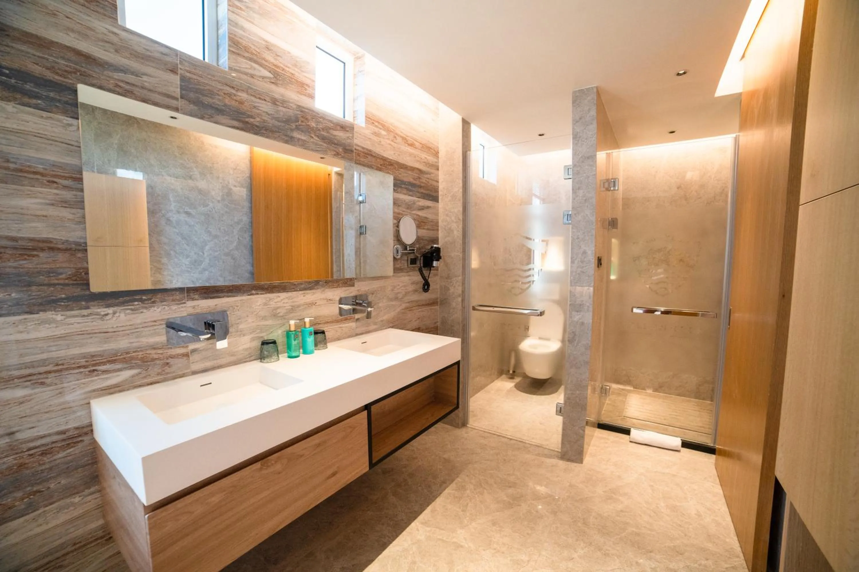 Shower in Golden Rock Dive and Nature Resort