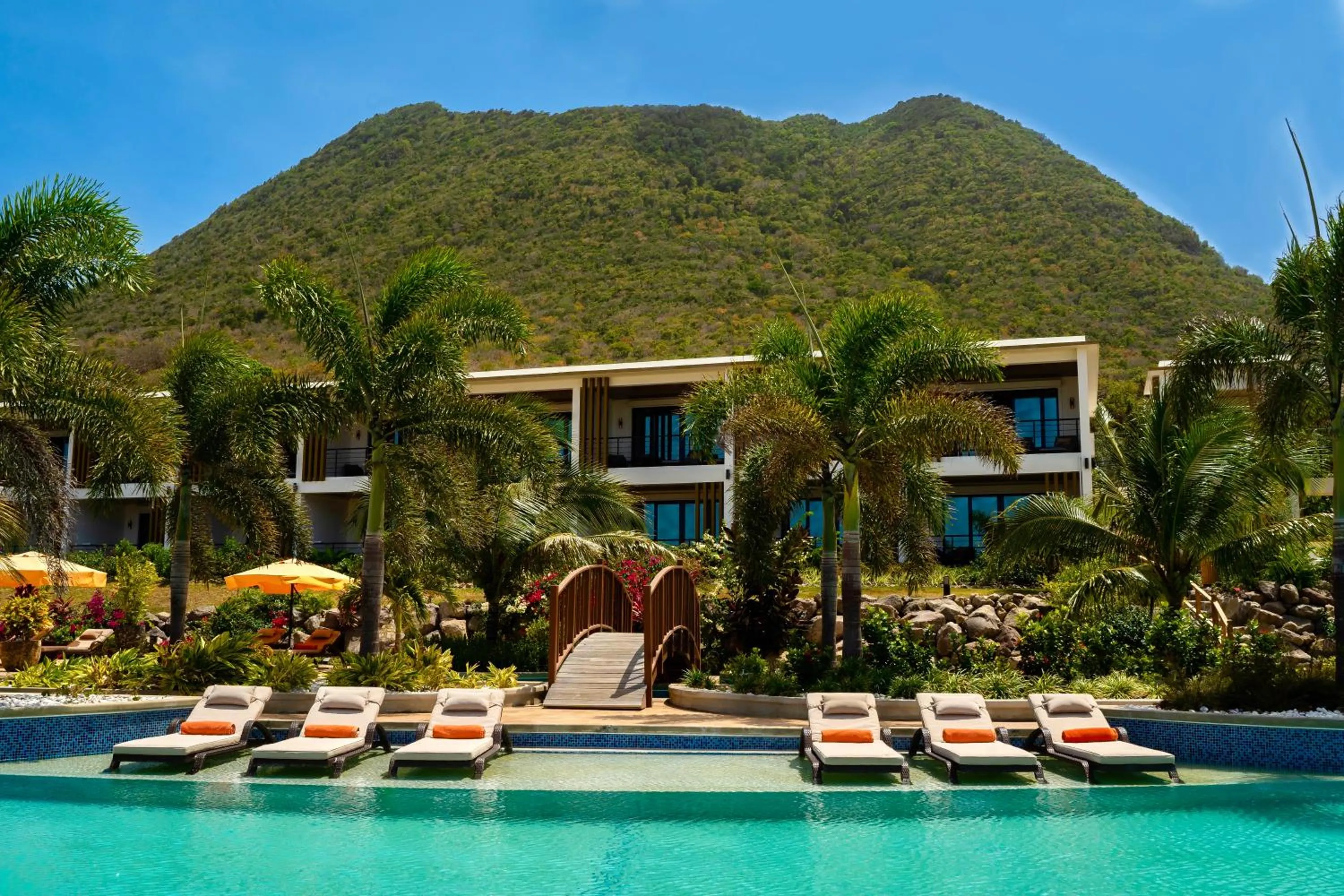 Property building in Golden Rock Dive and Nature Resort