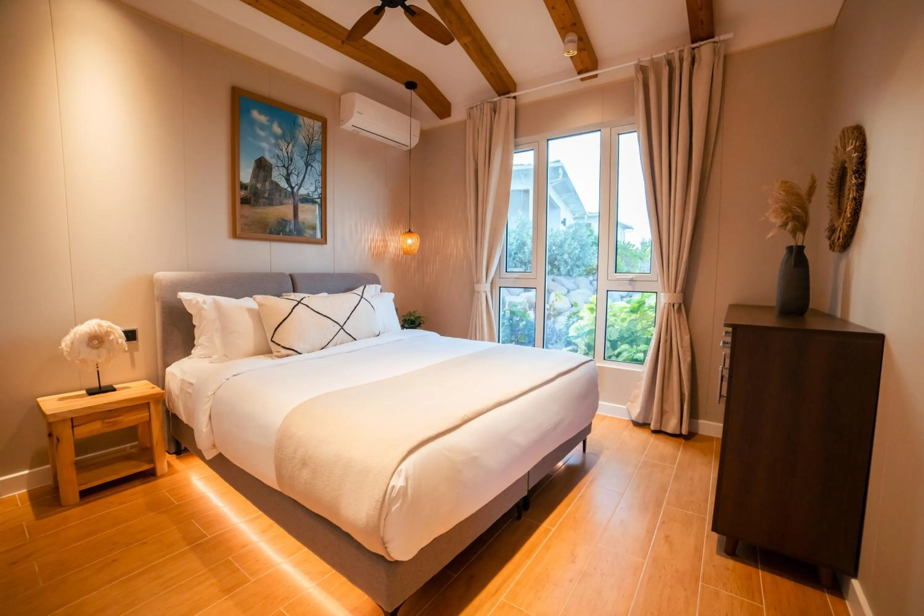 Bedroom, Bed in Golden Rock Dive and Nature Resort