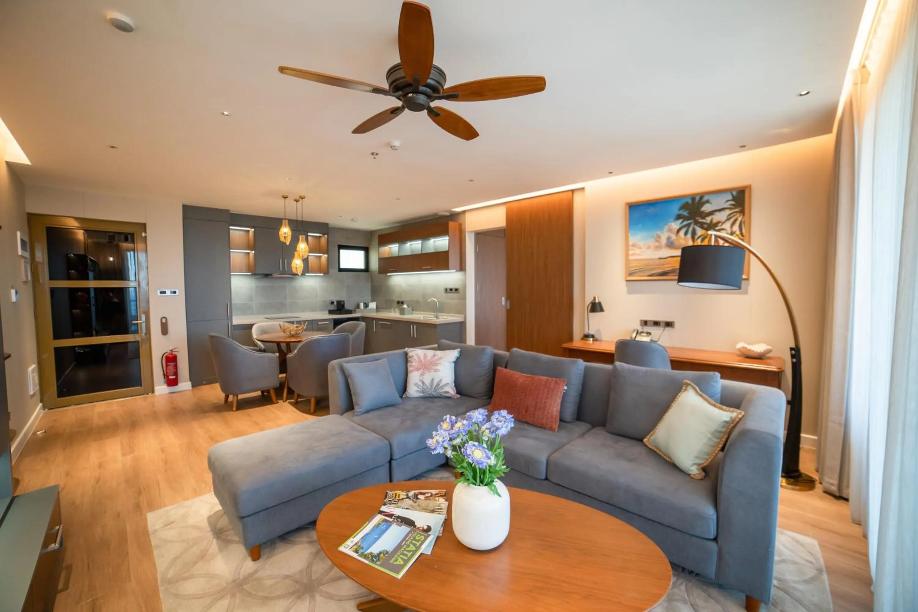 Living room in Golden Rock Dive and Nature Resort