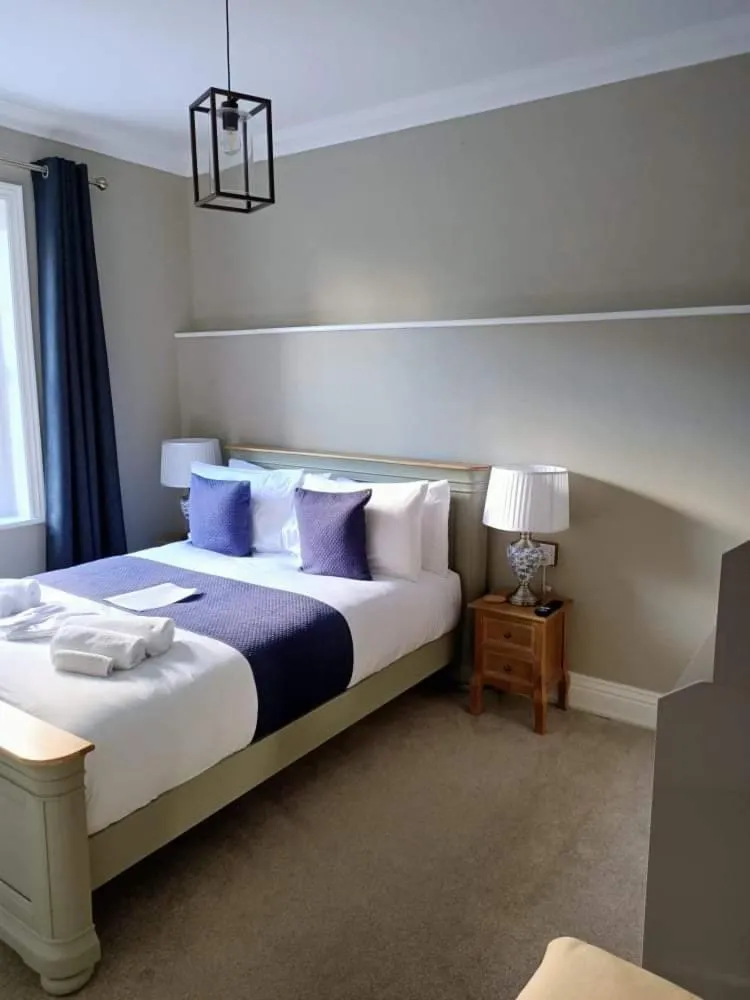 Bedroom, Bed in North Ings