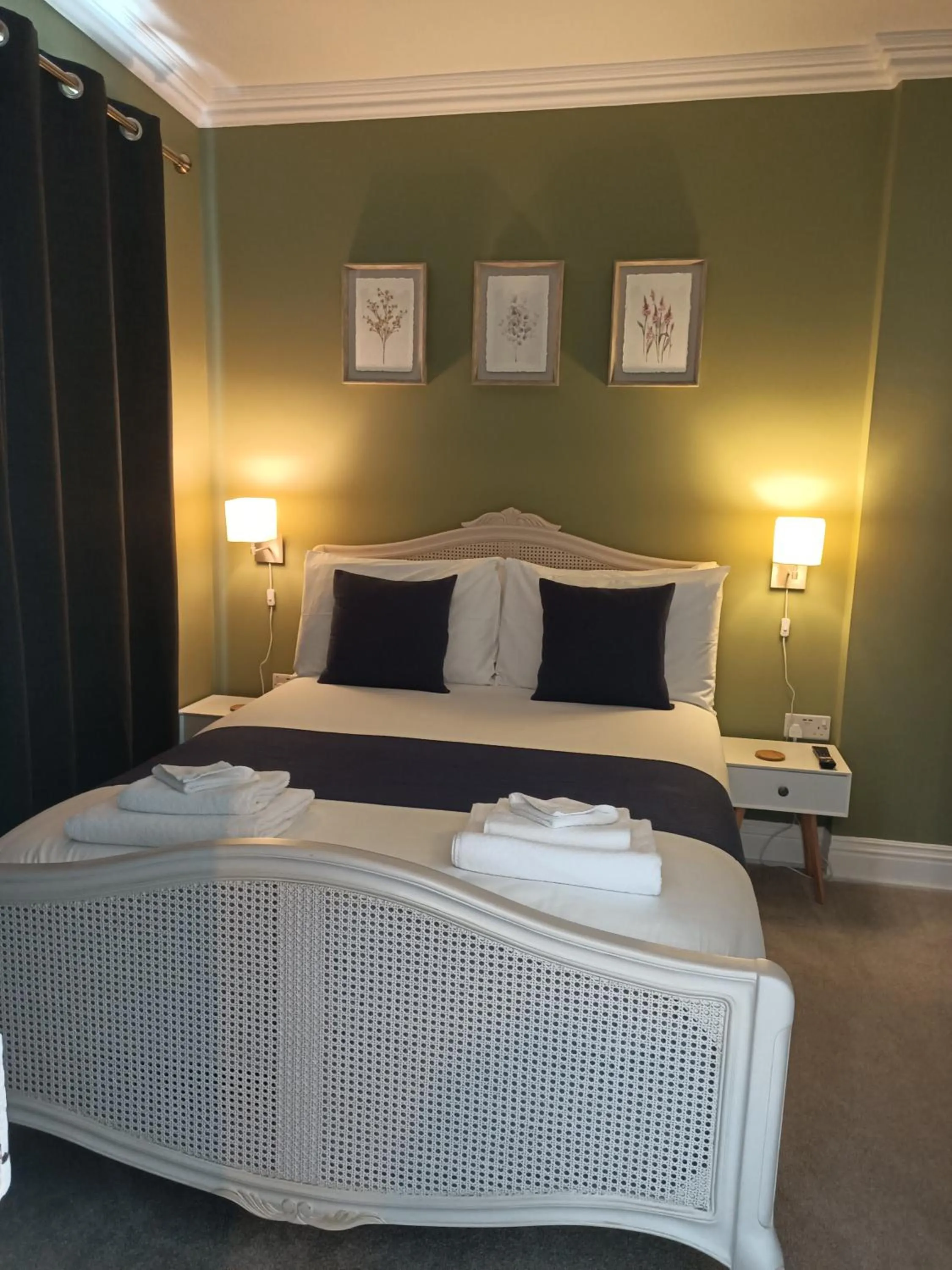 Bedroom, Bed in North Ings