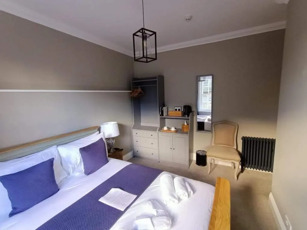 Bedroom, Bed in North Ings