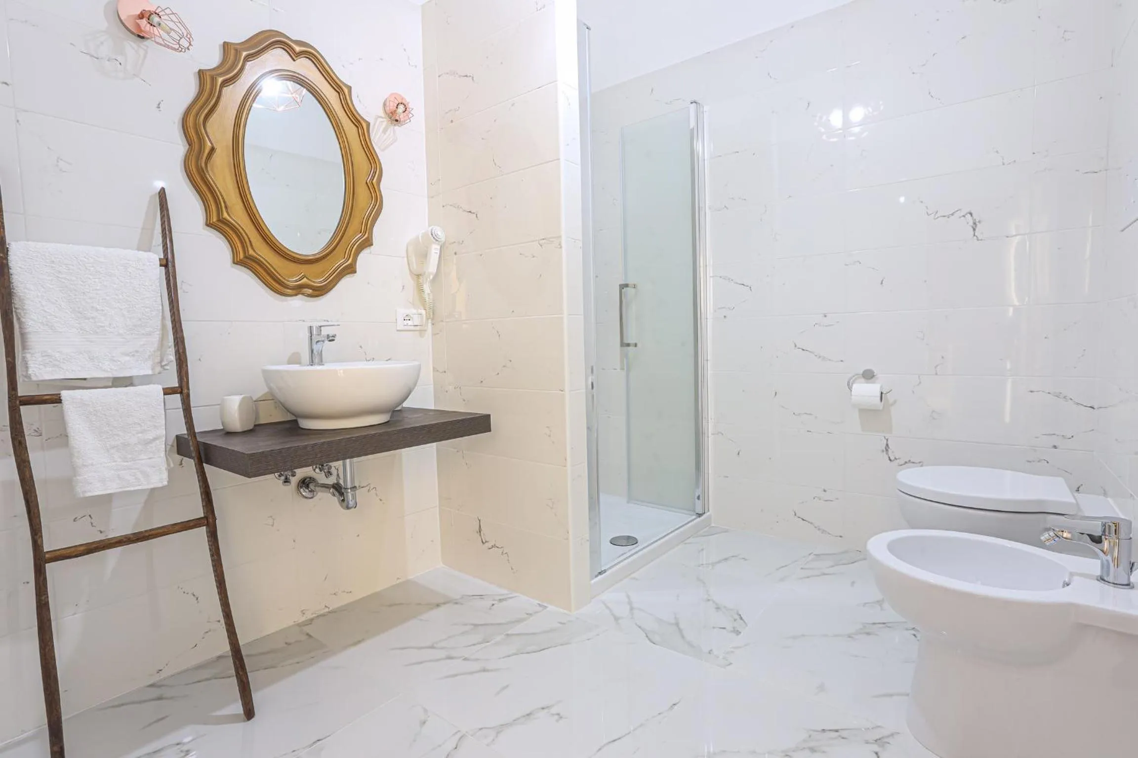 Bathroom in B&B La Fenice Suite