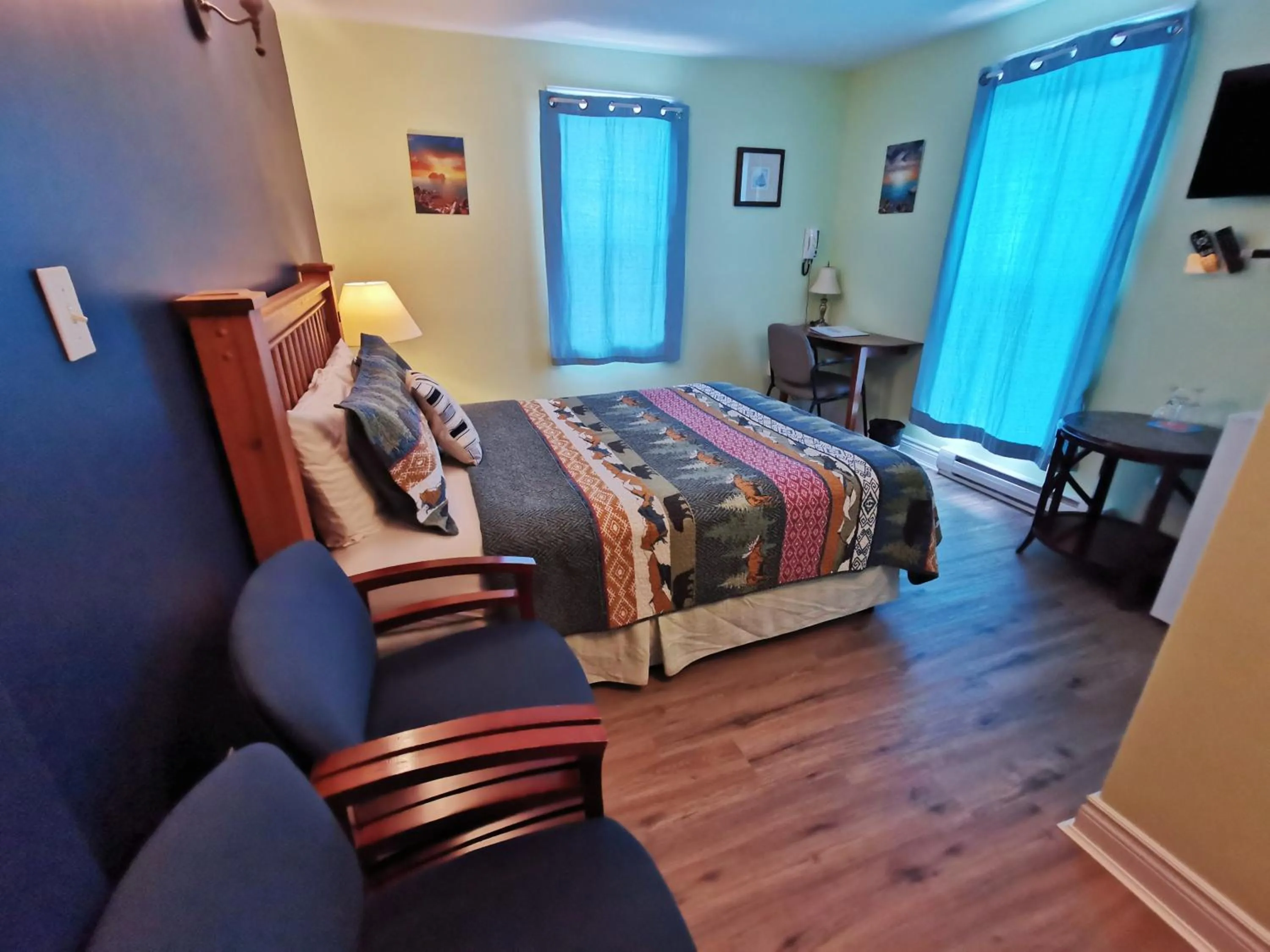 Photo of the whole room, Bed in The Inn at Fisherman's cove
