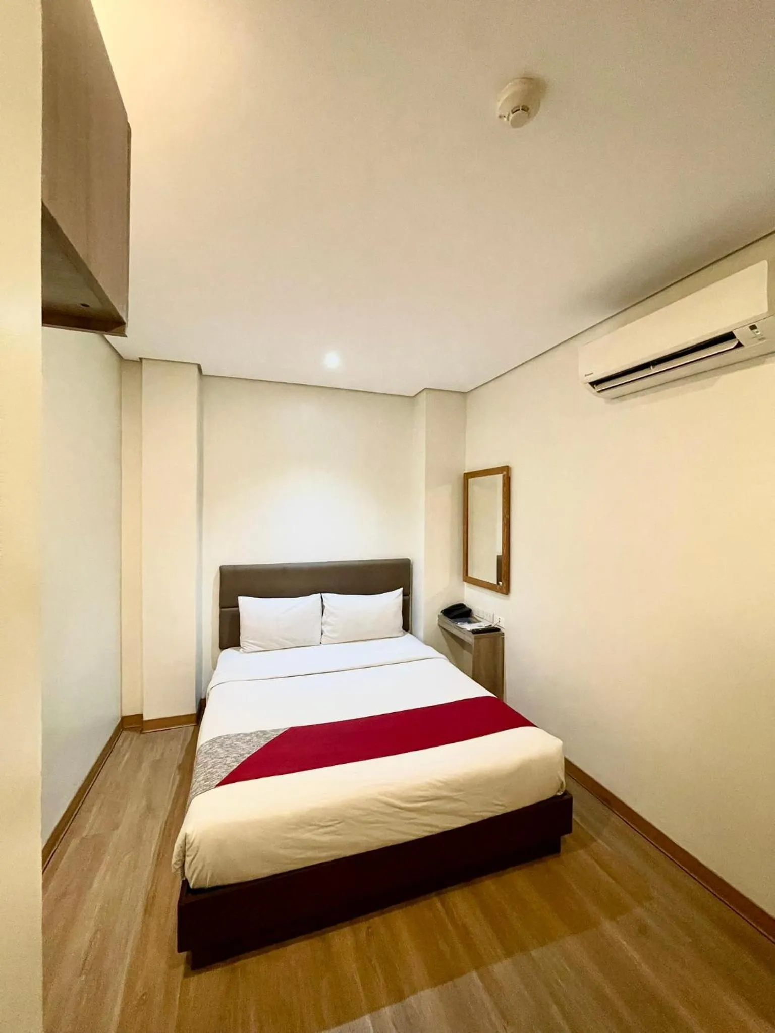 Bed in Airo Hotel Manila