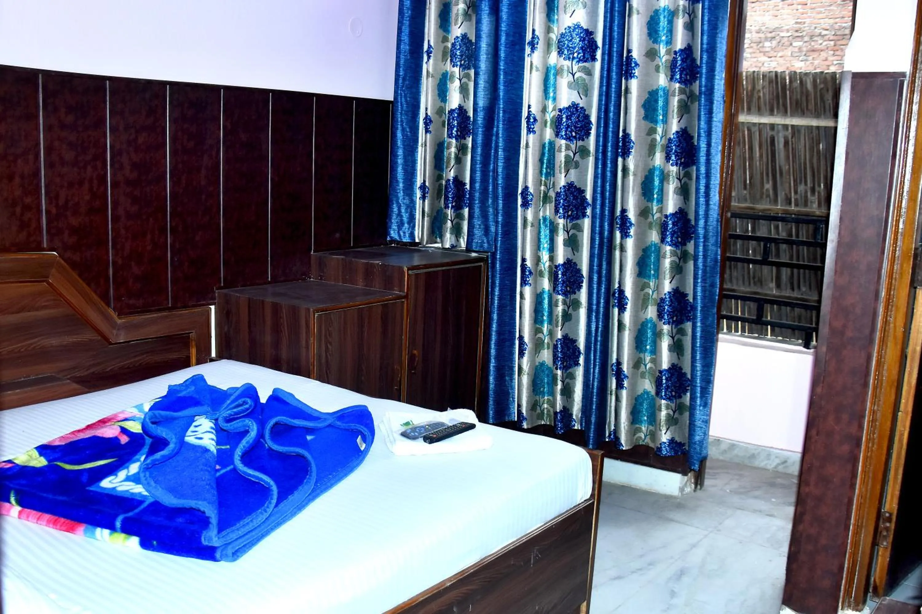 Standard Double Room with Fan in Mother Palace