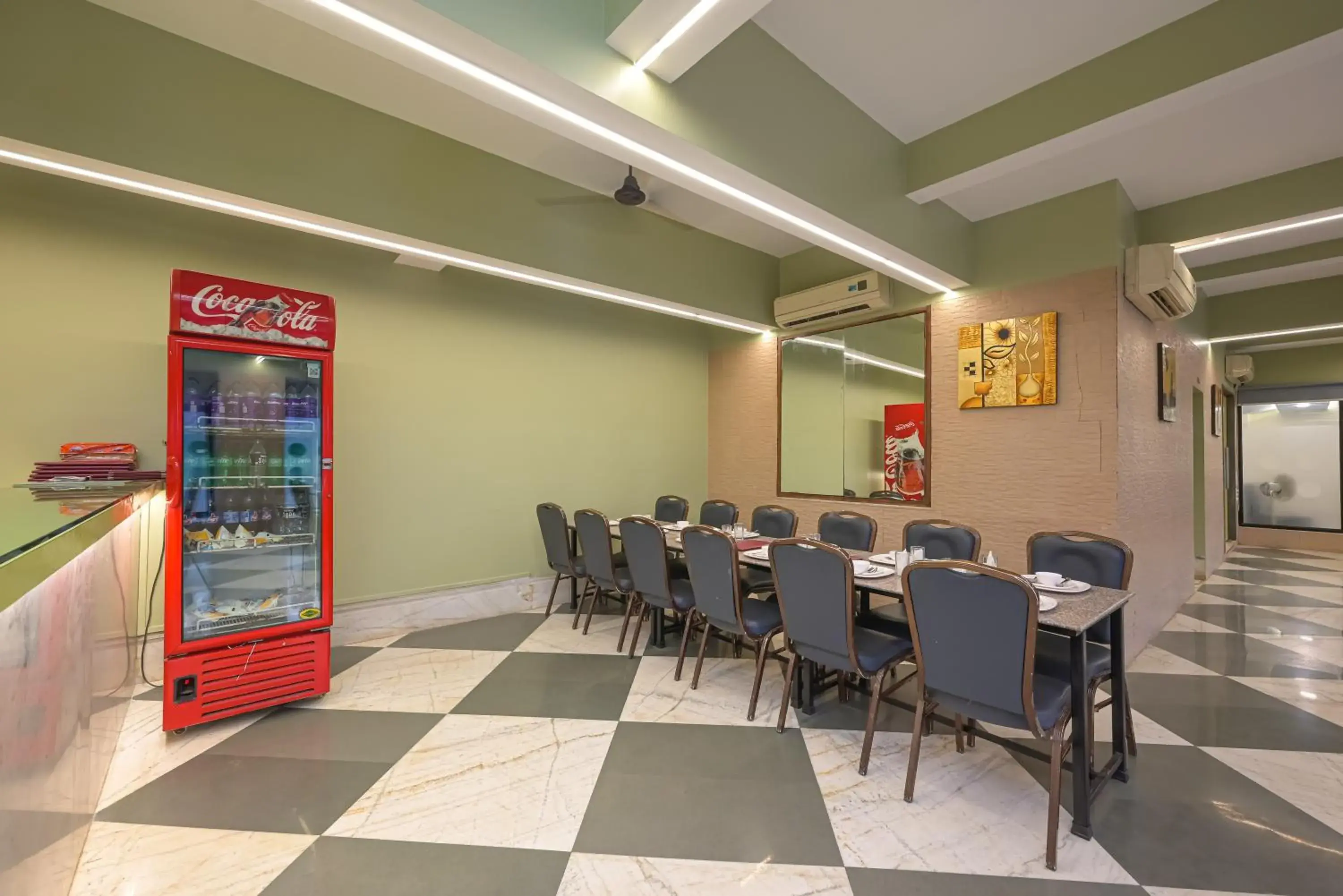 Restaurant/places to eat in Hotel Aristro Lonavala Restaurant/places to eat in Hotel Aristro Lonavala