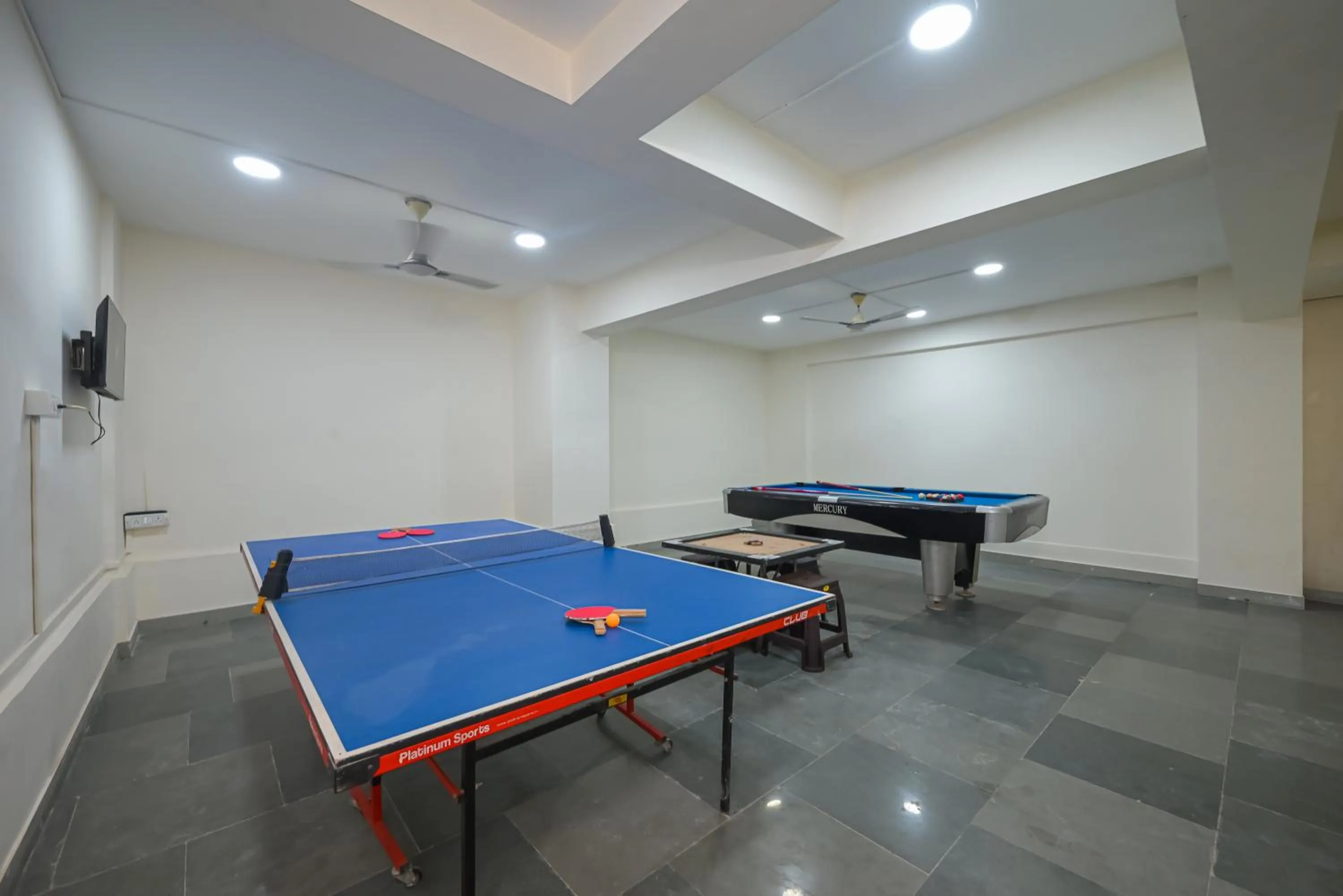 Billiard in Hotel Aristro Lonavala