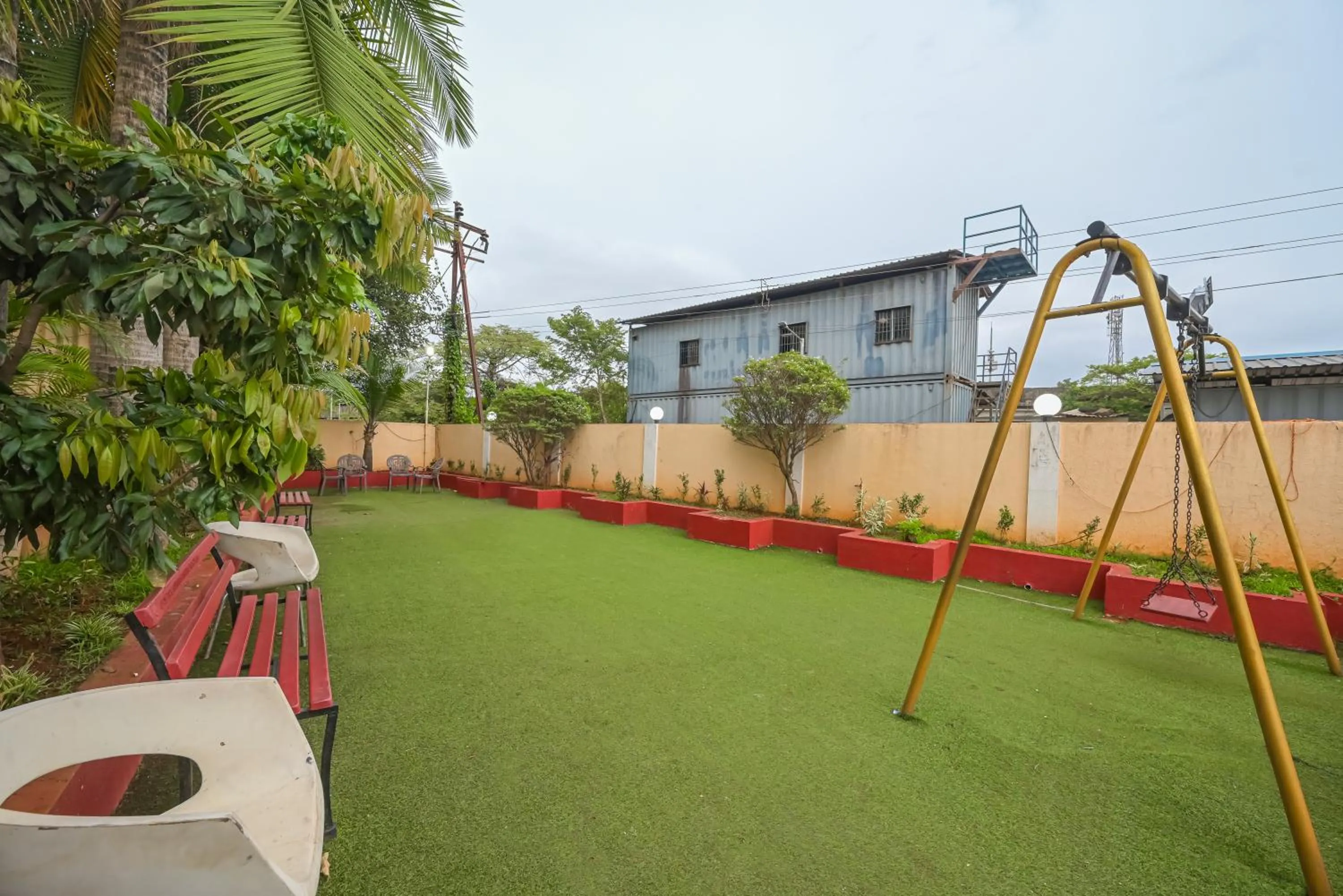 Garden in Hotel Aristro Lonavala